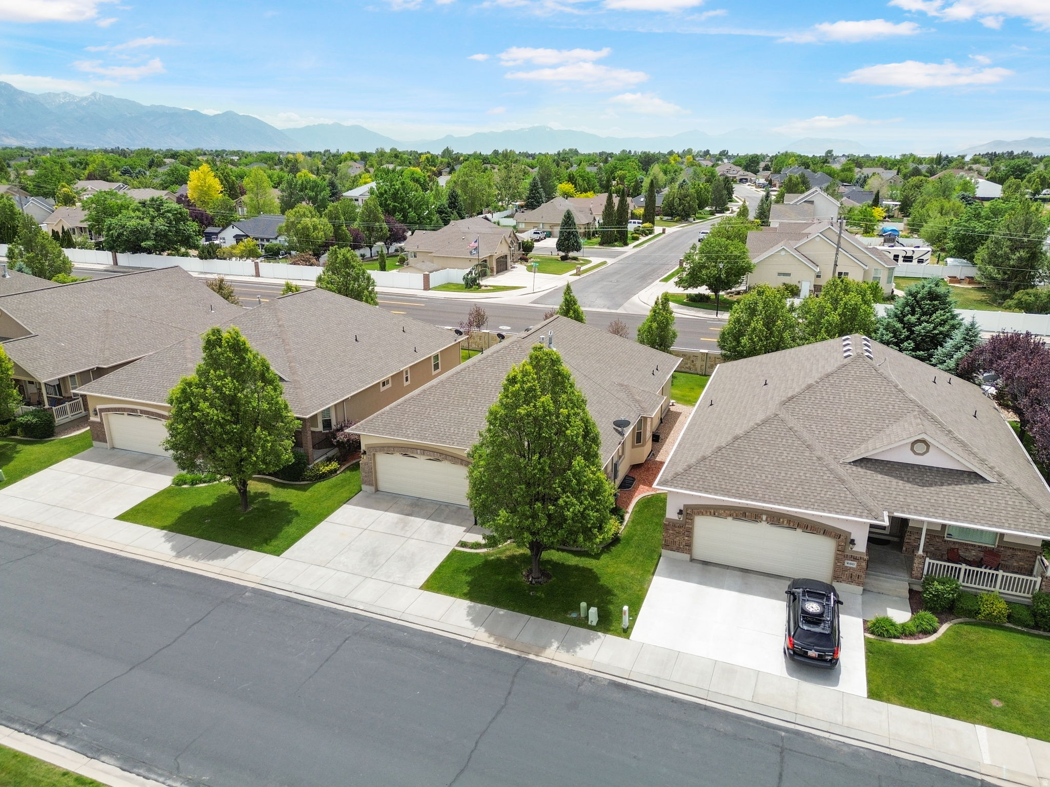 BROOKHAVEN VILLAS - Residential