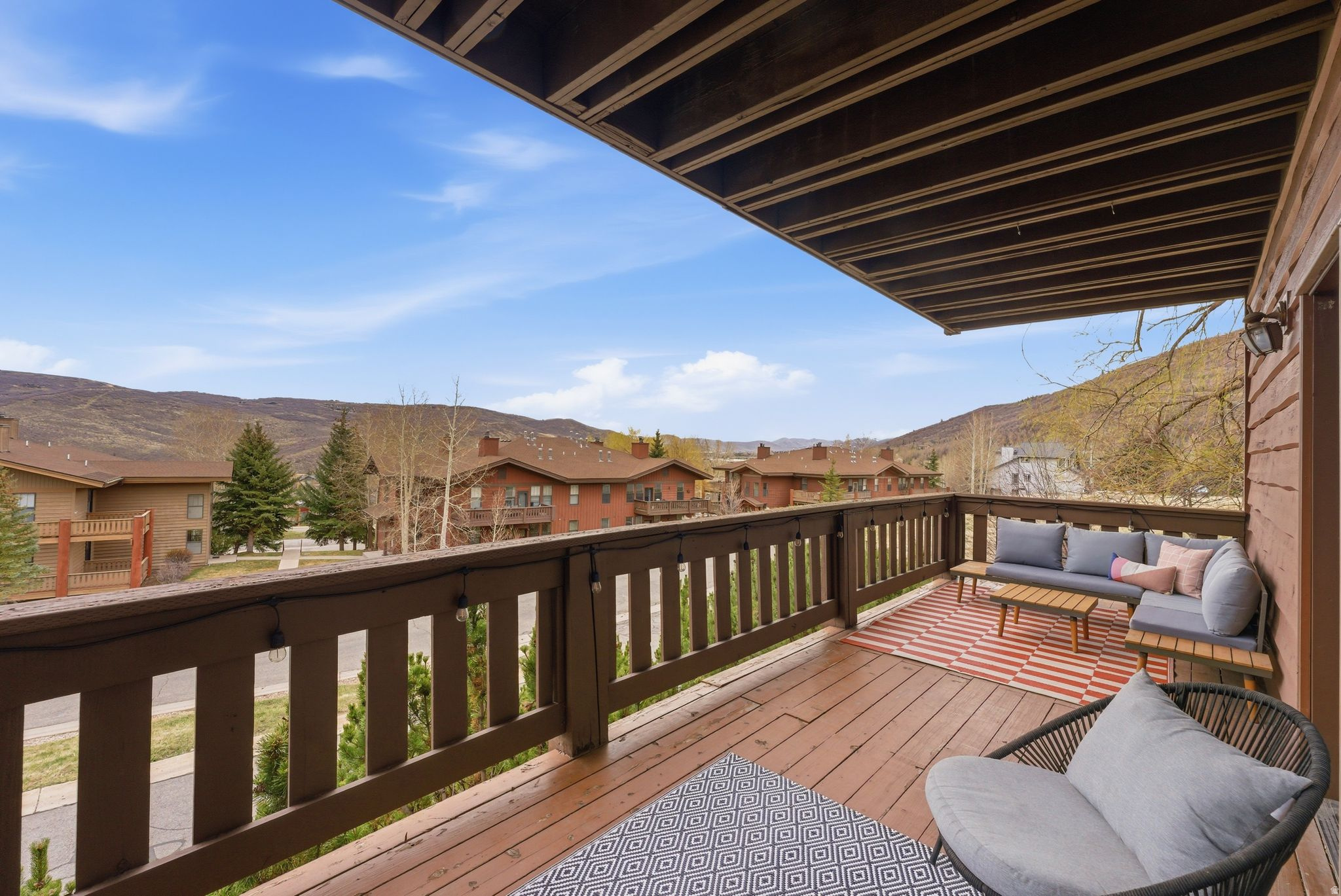 PINEBROOK POINTE CONDOMINIUMS - Residential