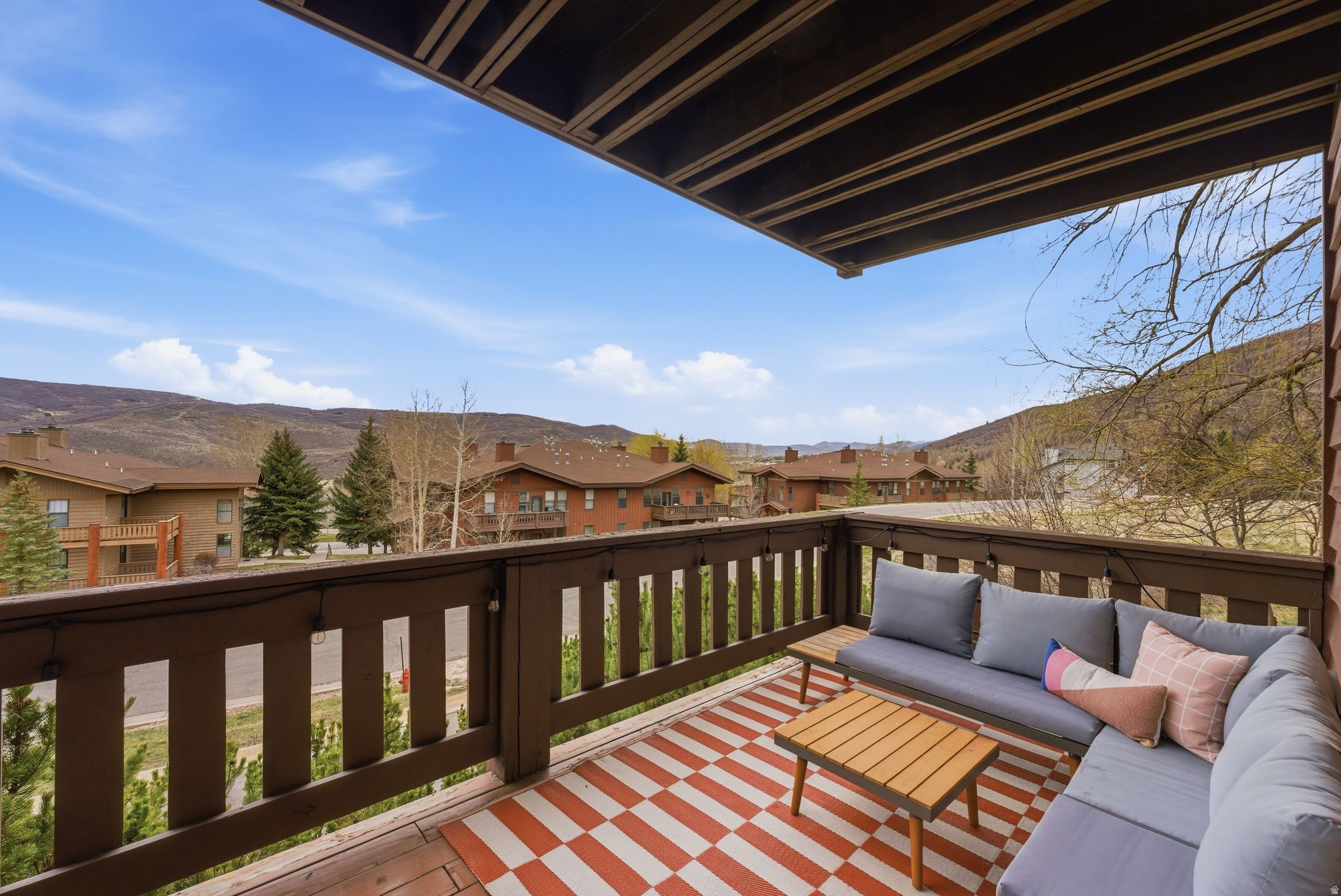PINEBROOK POINTE CONDOMINIUMS - Residential