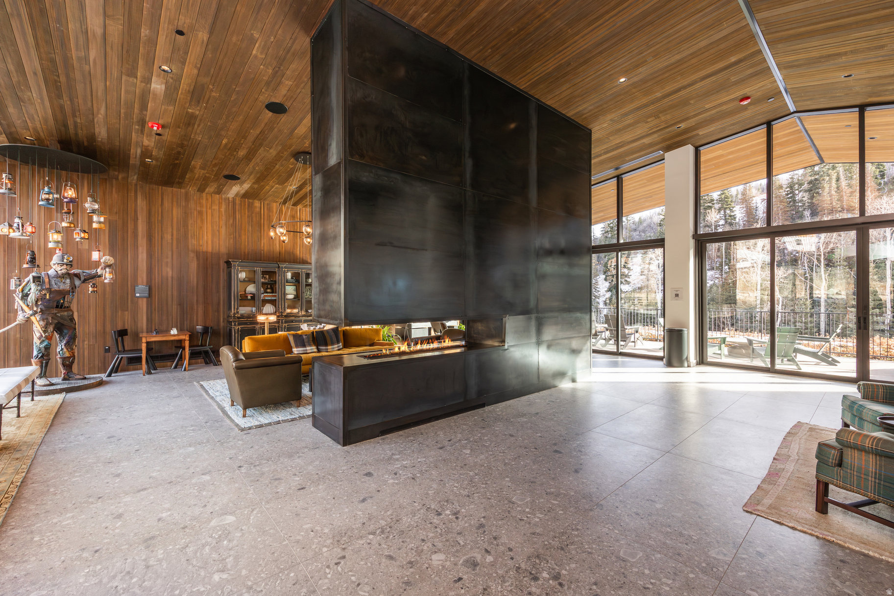 FOUNDERS PLACE - Residential