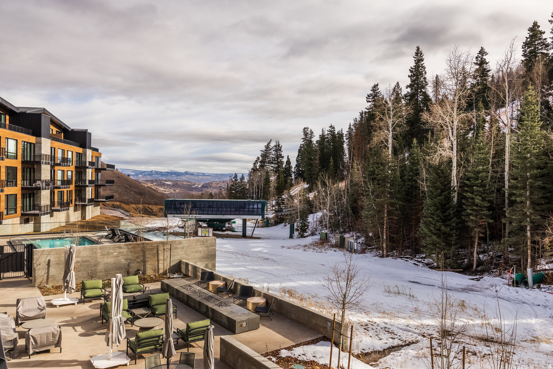 FOUNDERS PLACE - Residential
