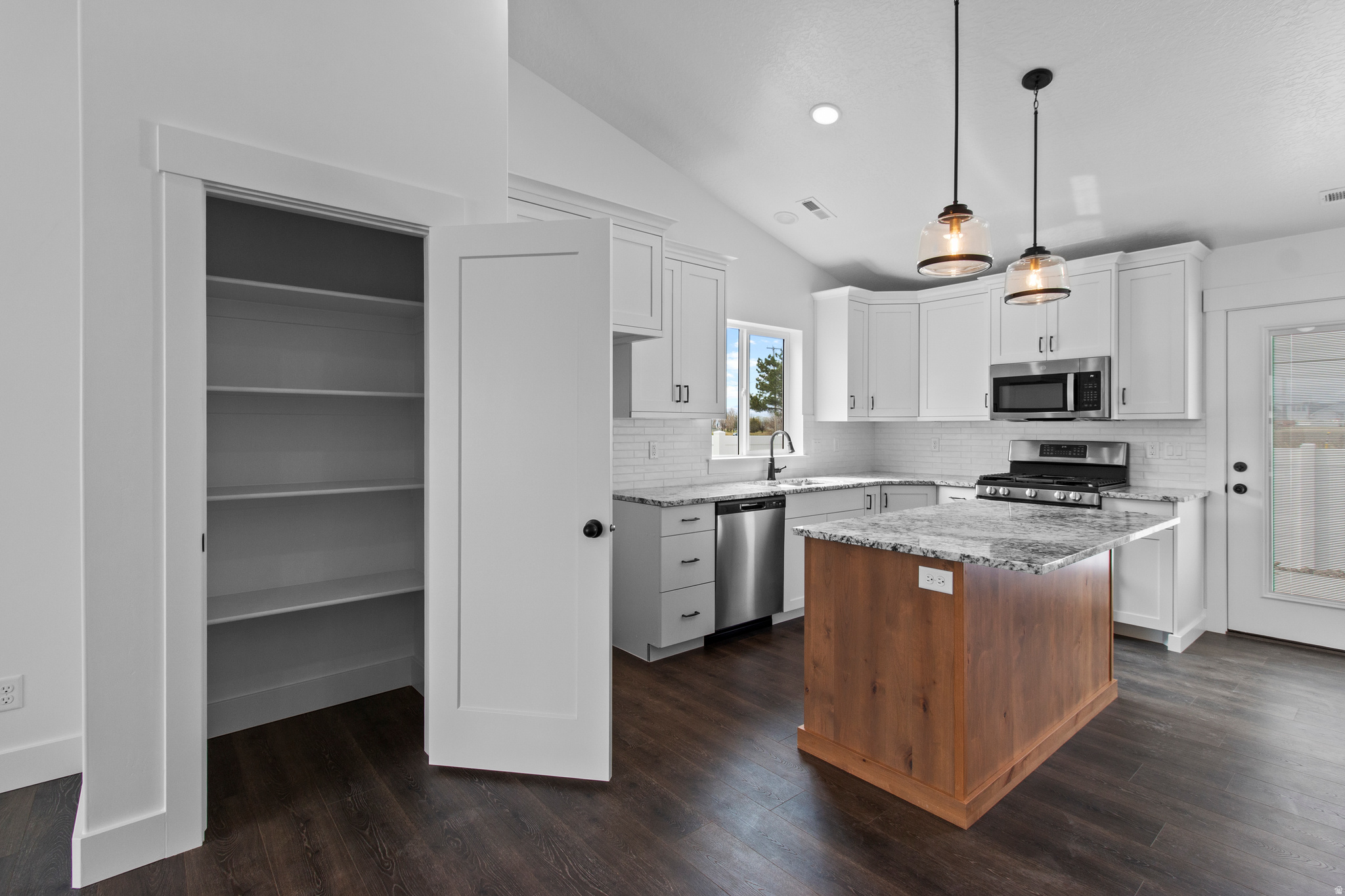 ARCHIBALD ESTATES - Residential
