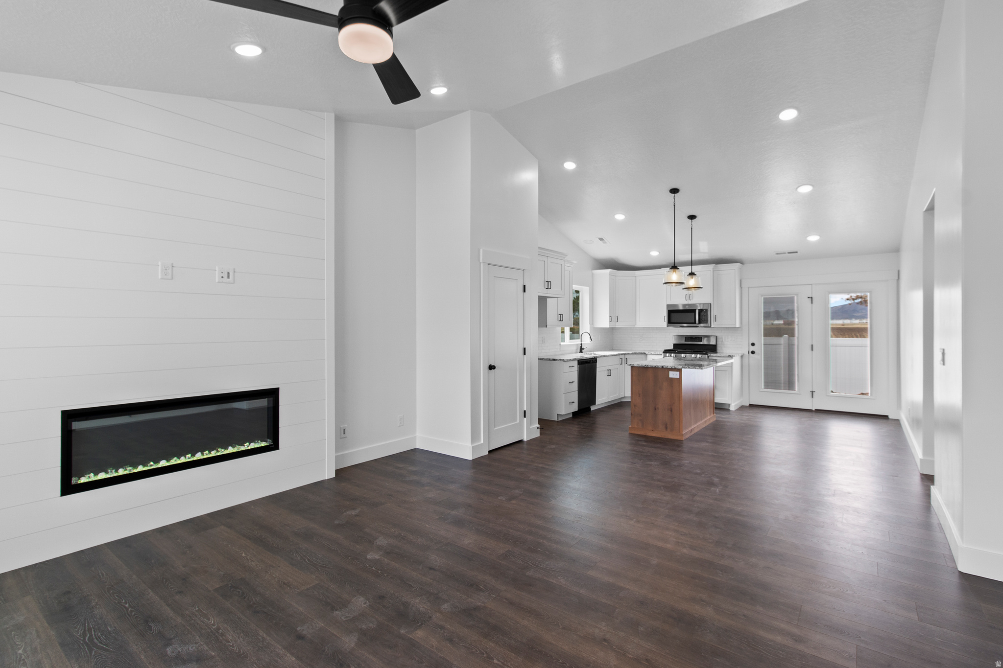 ARCHIBALD ESTATES - Residential