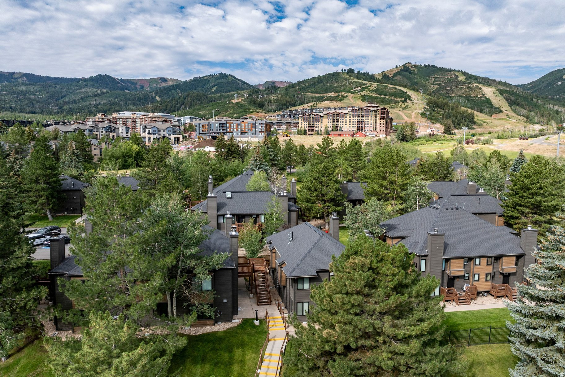 HIDDEN CREEK - Residential