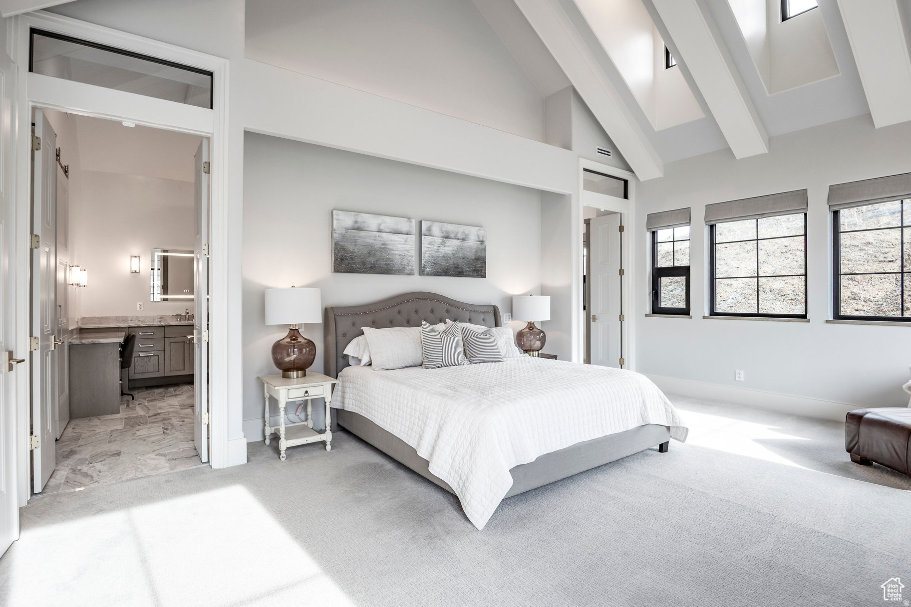 TWIN HOLLOW - Residential