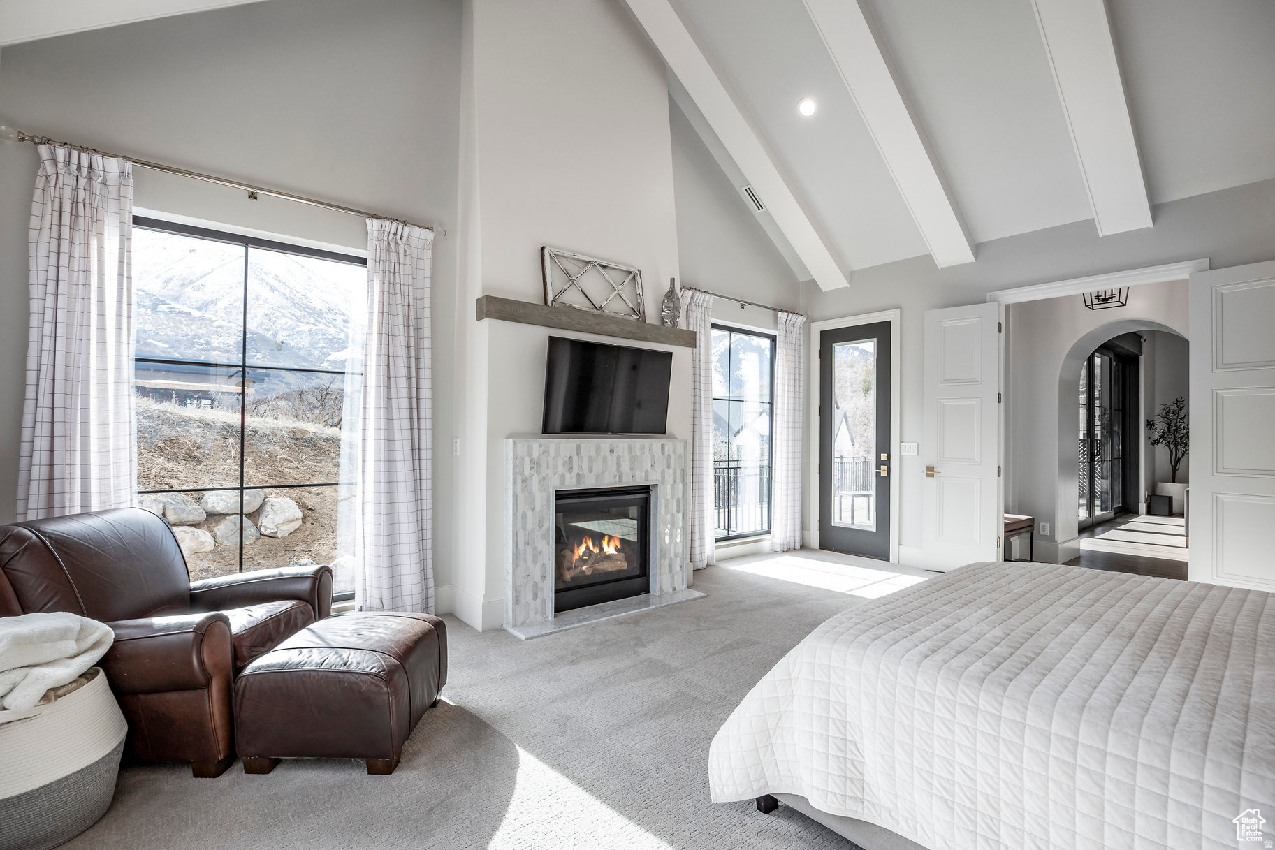 TWIN HOLLOW - Residential