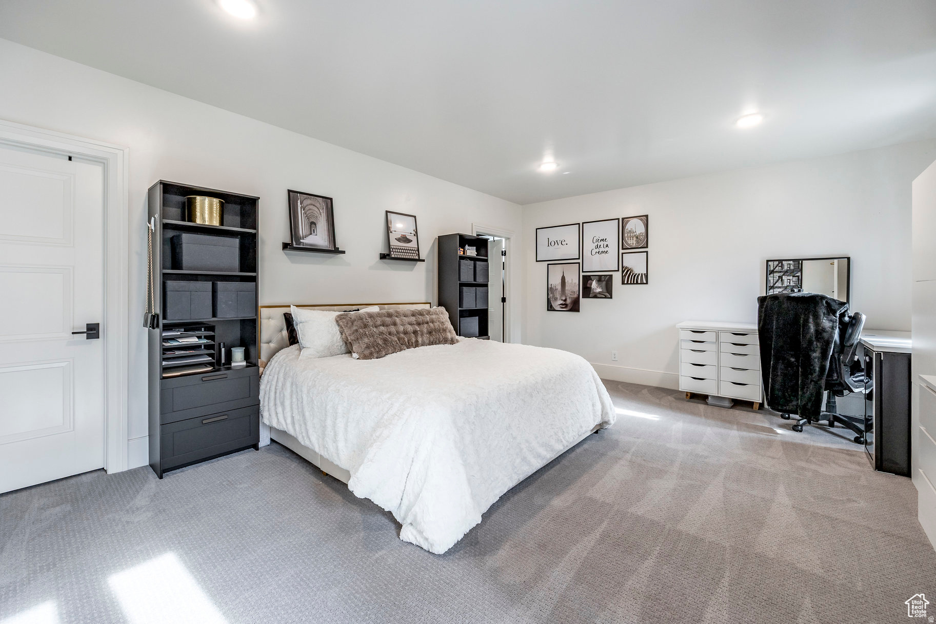 TWIN HOLLOW - Residential