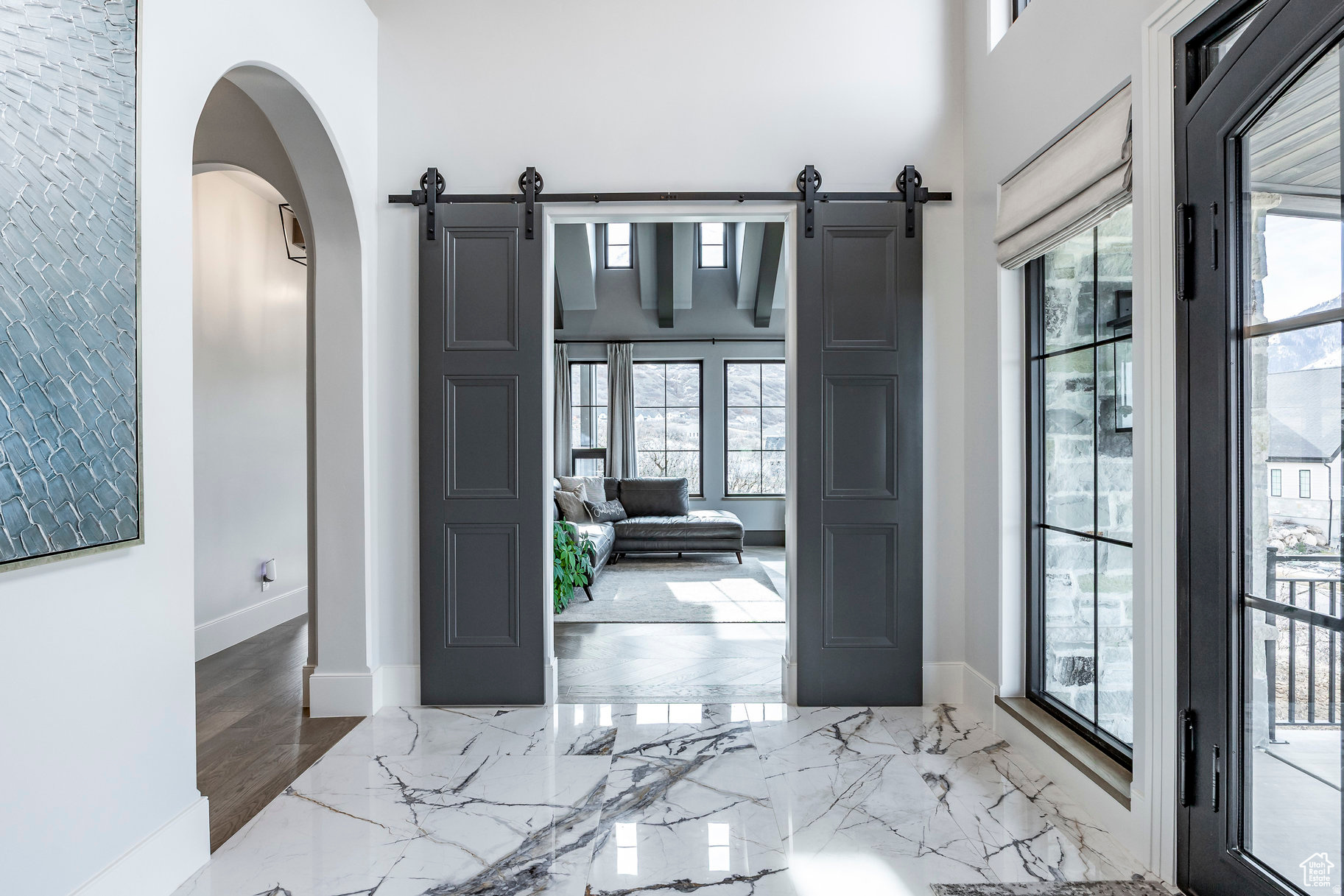 TWIN HOLLOW - Residential