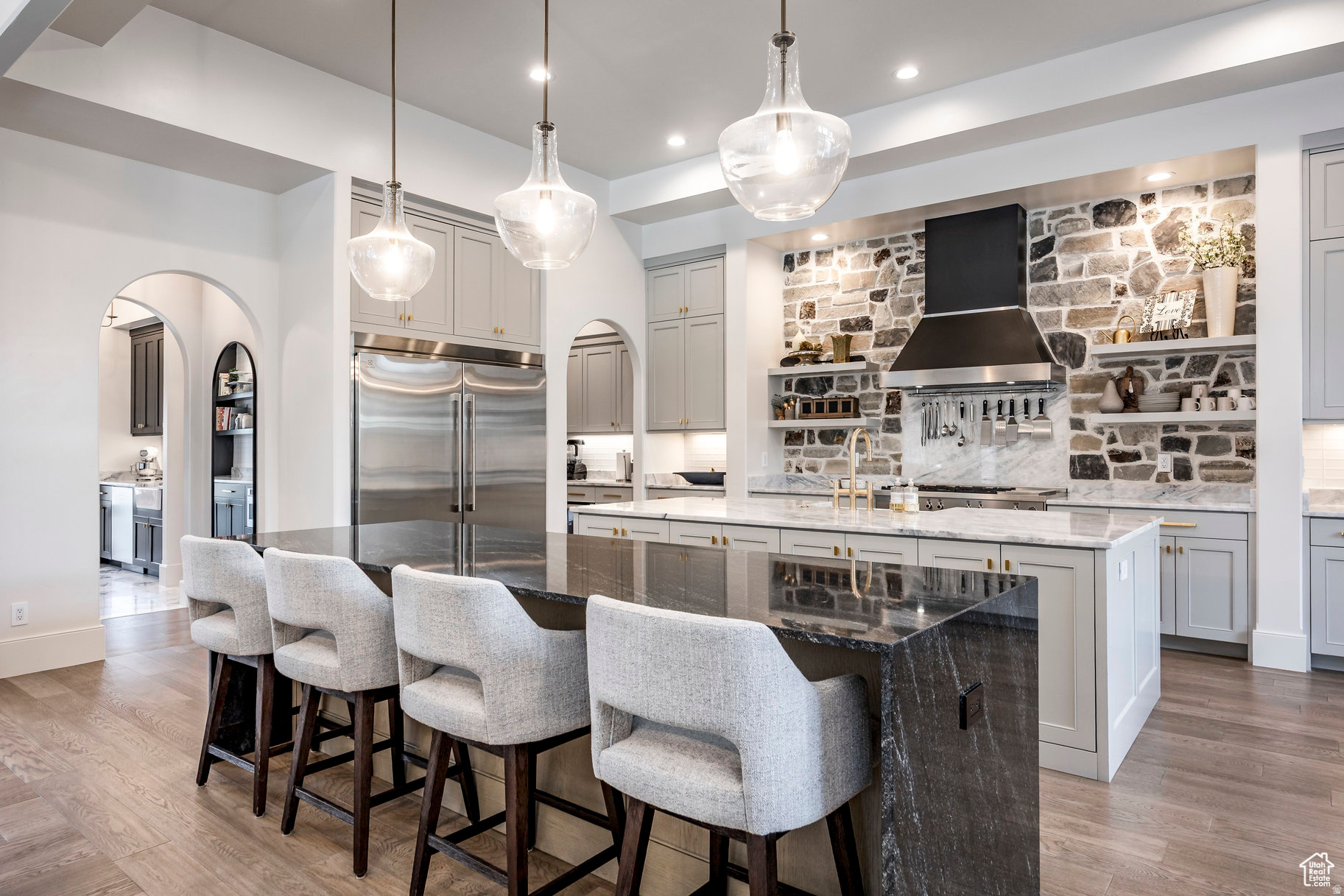 TWIN HOLLOW - Residential