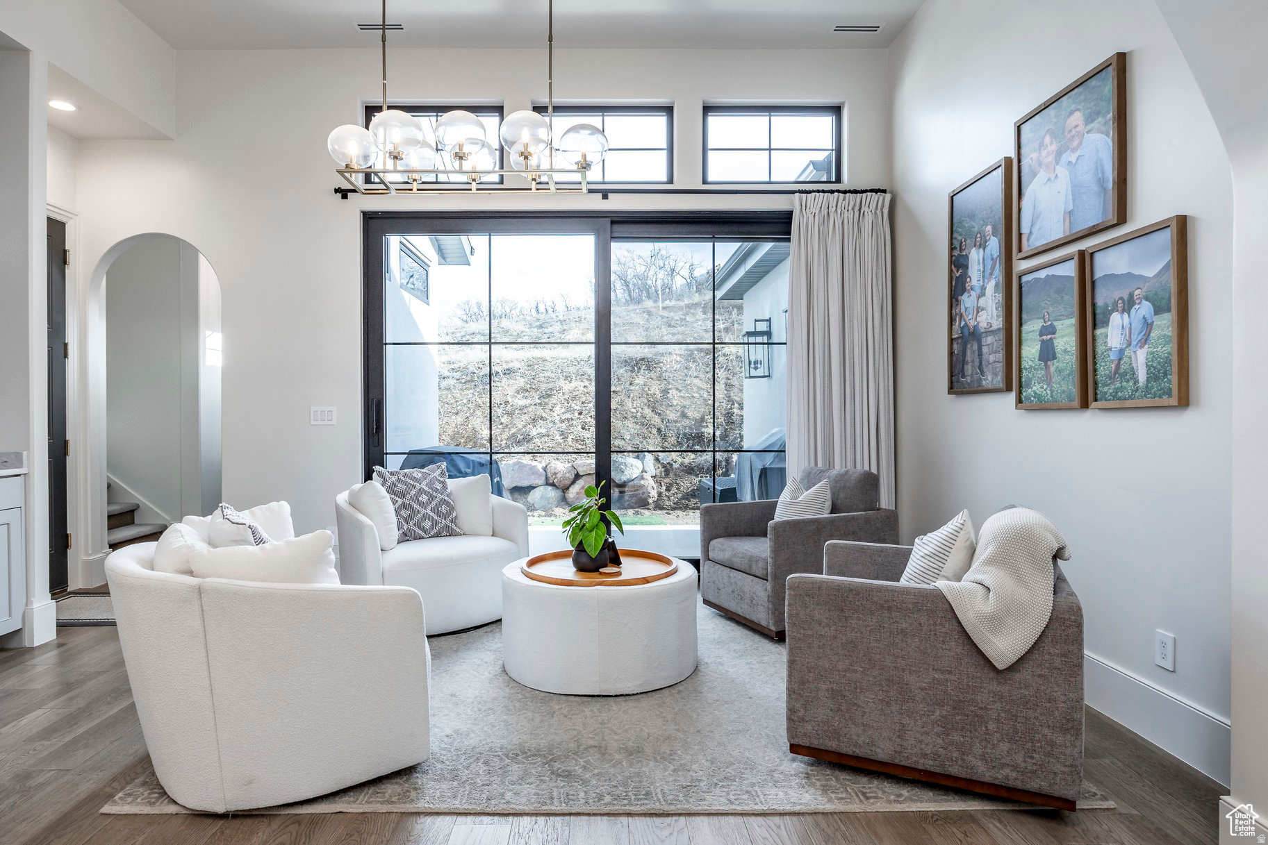 TWIN HOLLOW - Residential