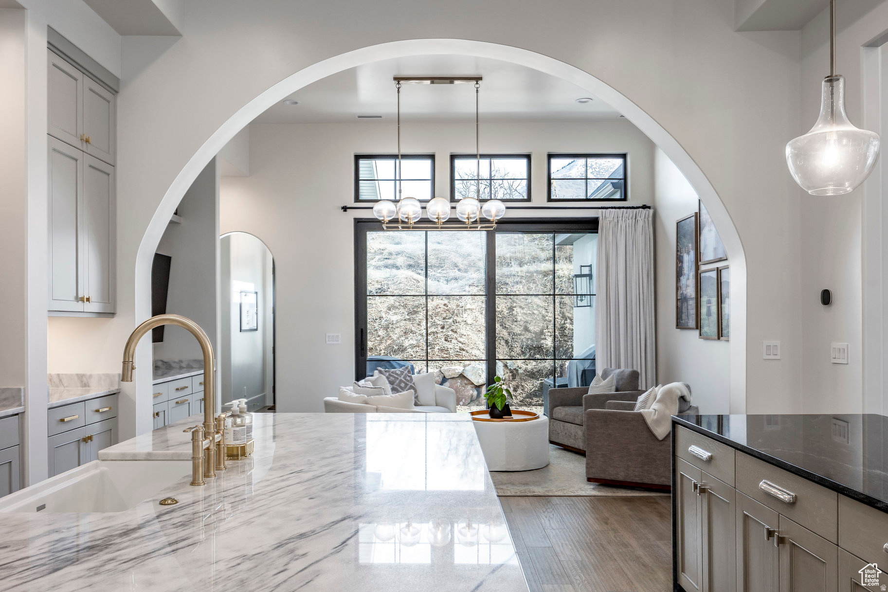 TWIN HOLLOW - Residential