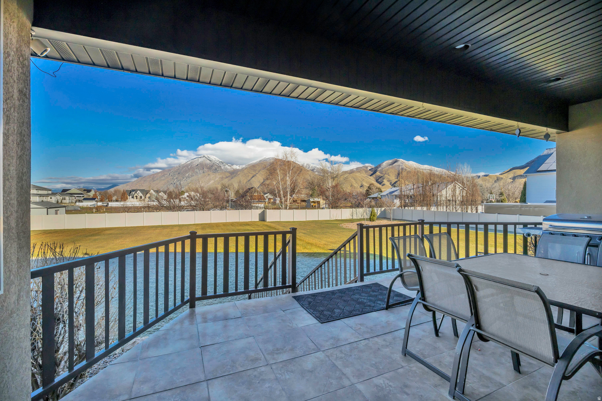 MAPLETON HIGHLANDS - Residential