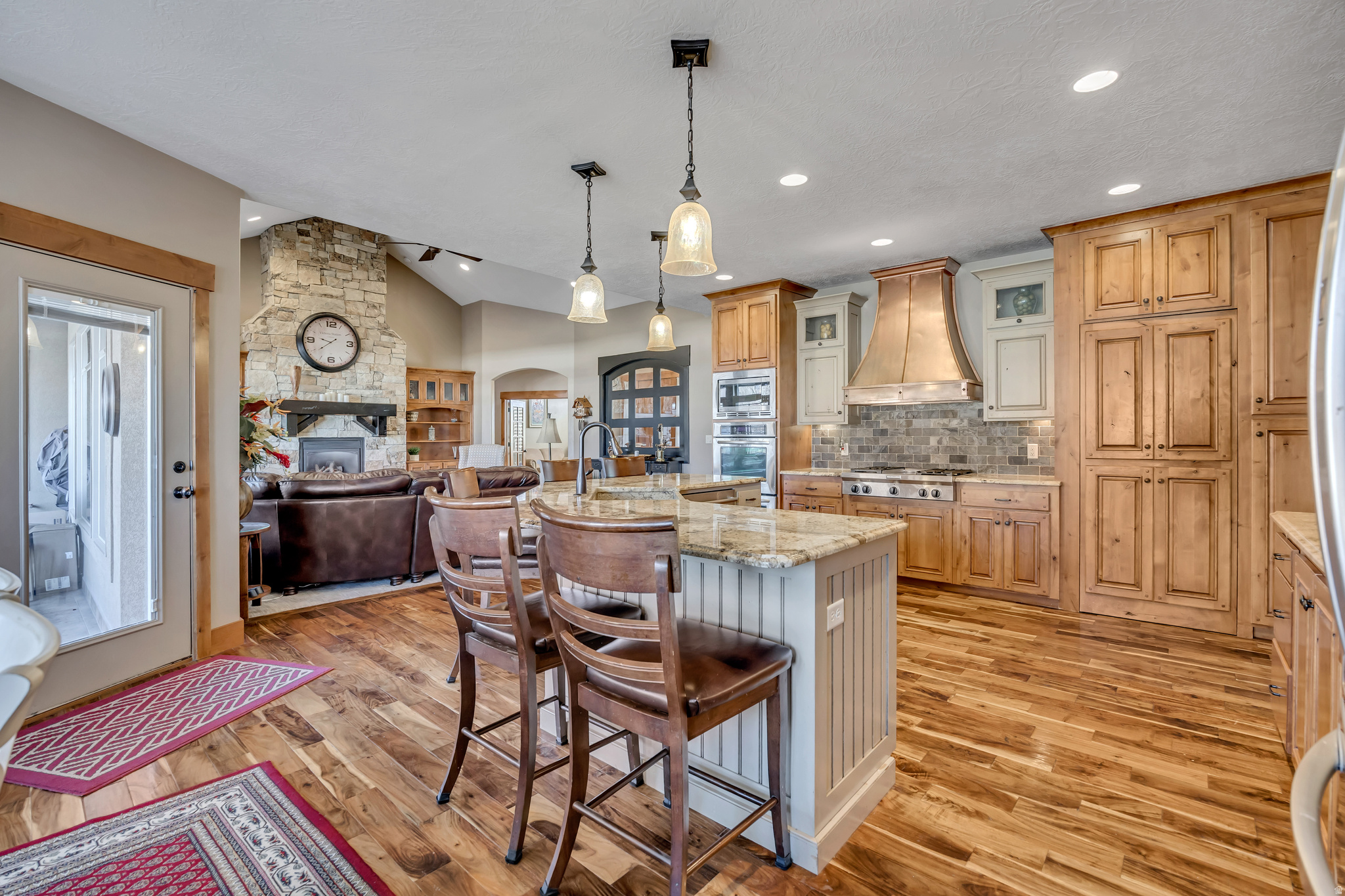 MAPLETON HIGHLANDS - Residential