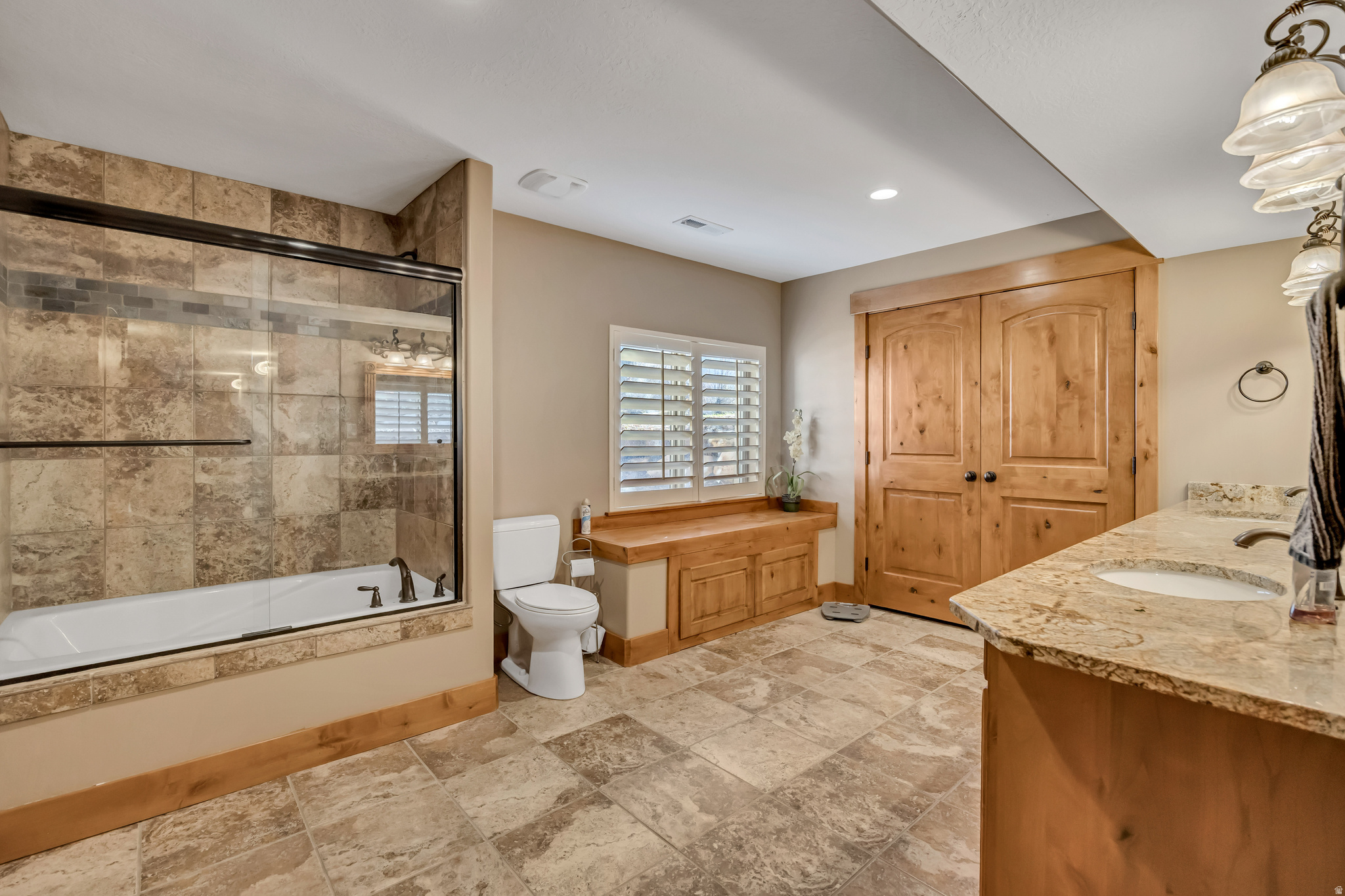MAPLETON HIGHLANDS - Residential
