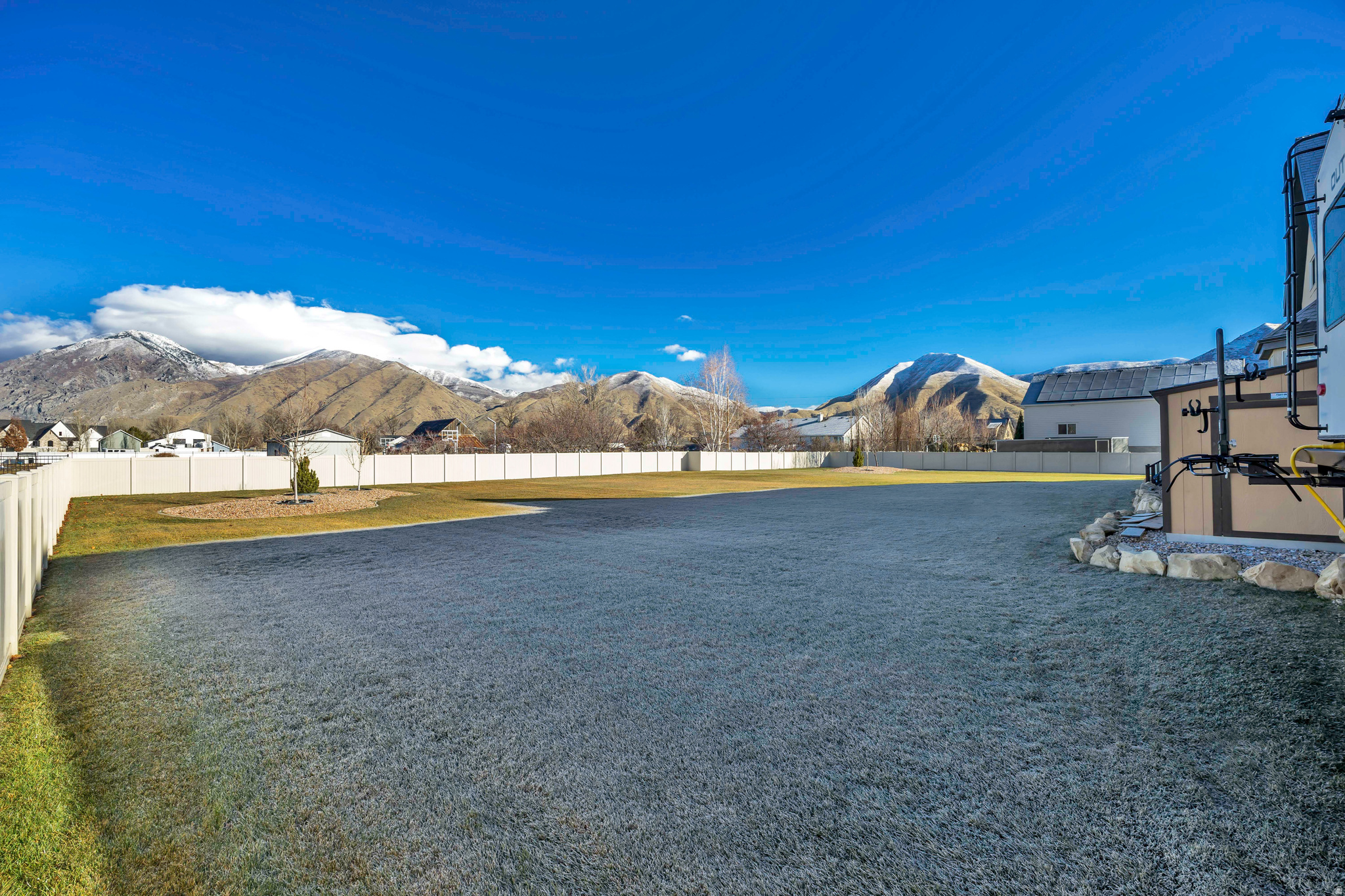 MAPLETON HIGHLANDS - Residential