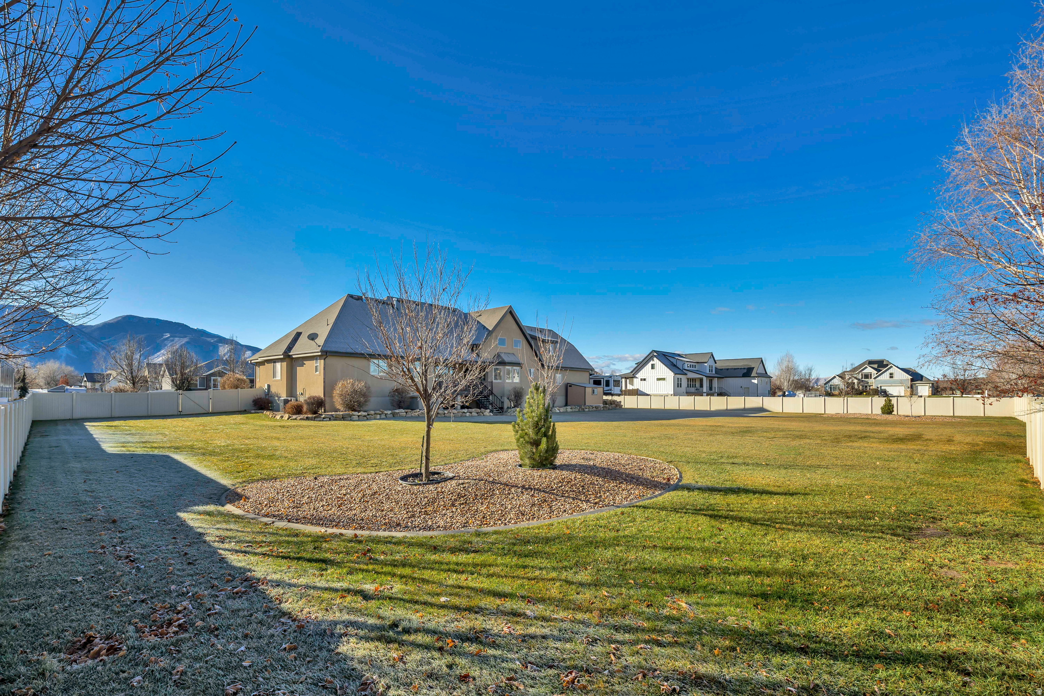 MAPLETON HIGHLANDS - Residential
