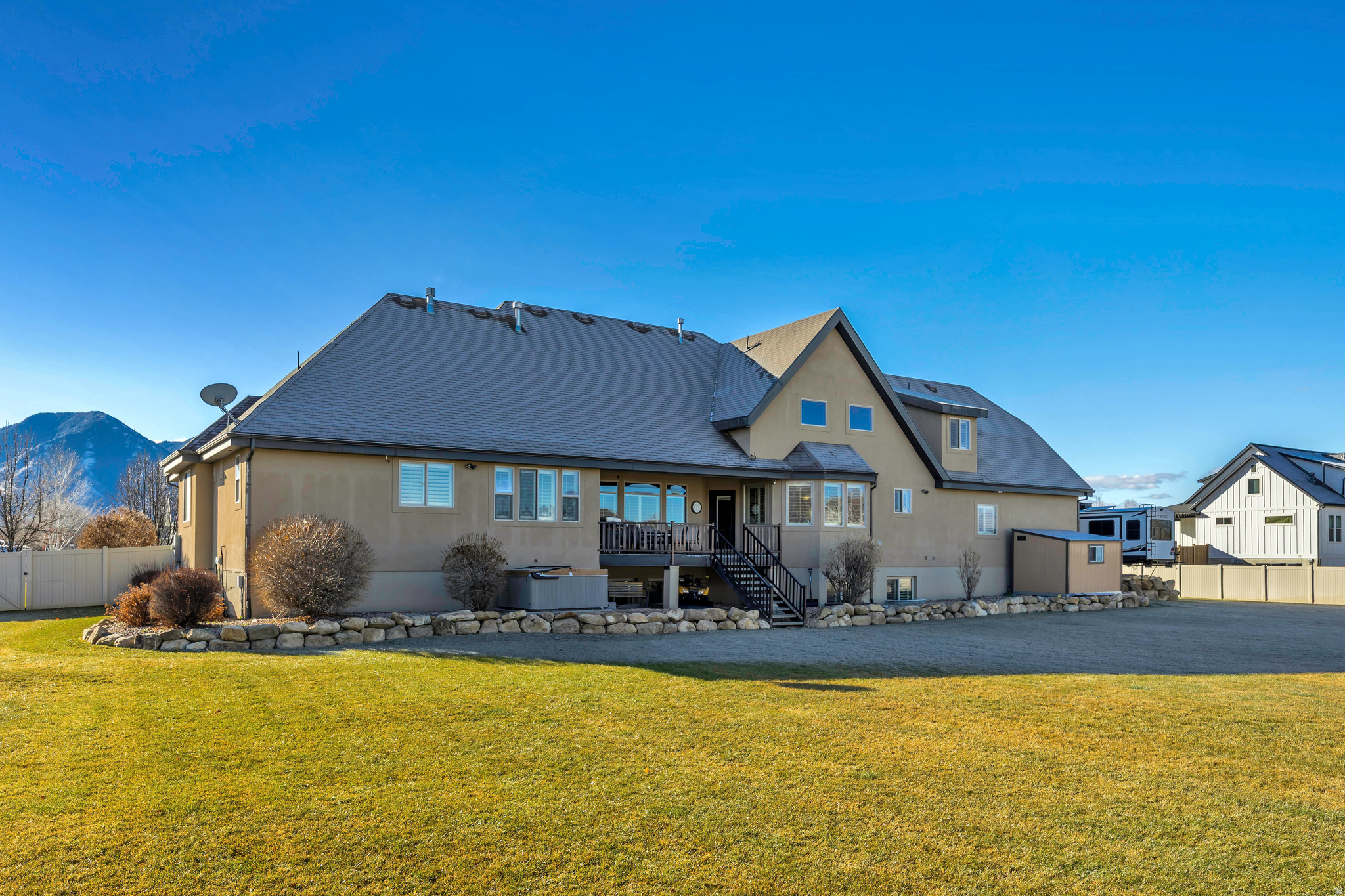 MAPLETON HIGHLANDS - Residential