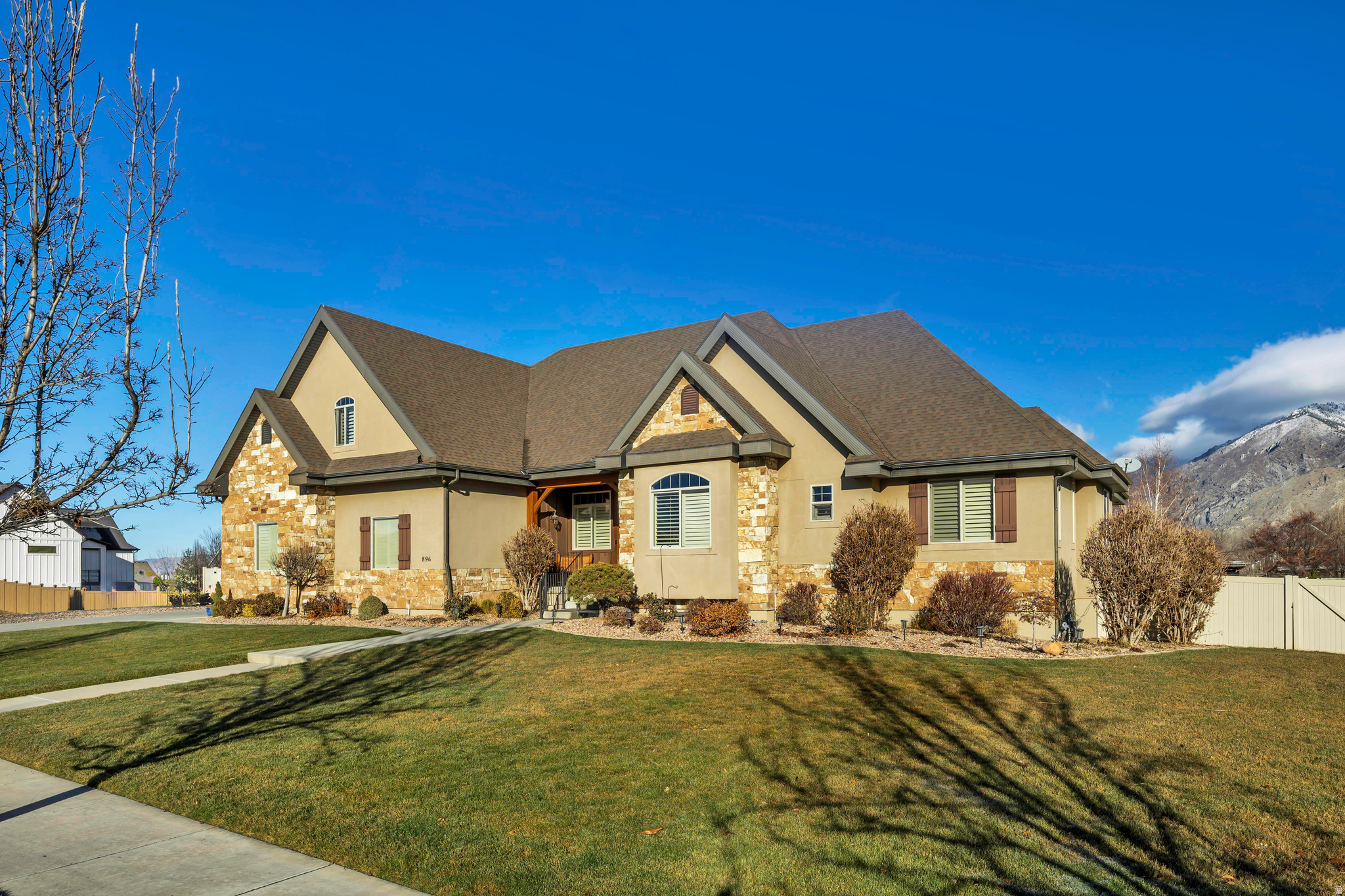 MAPLETON HIGHLANDS - Residential