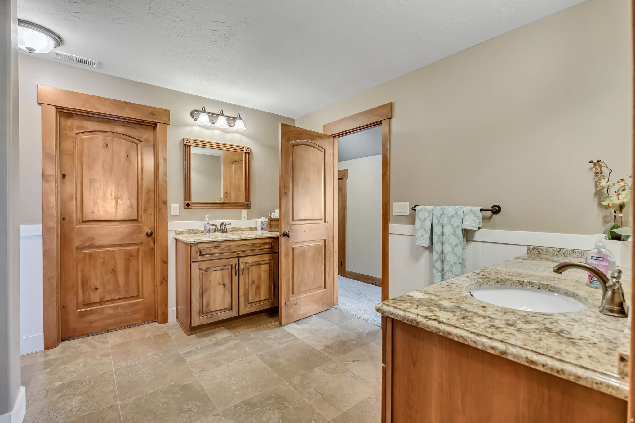 MAPLETON HIGHLANDS - Residential
