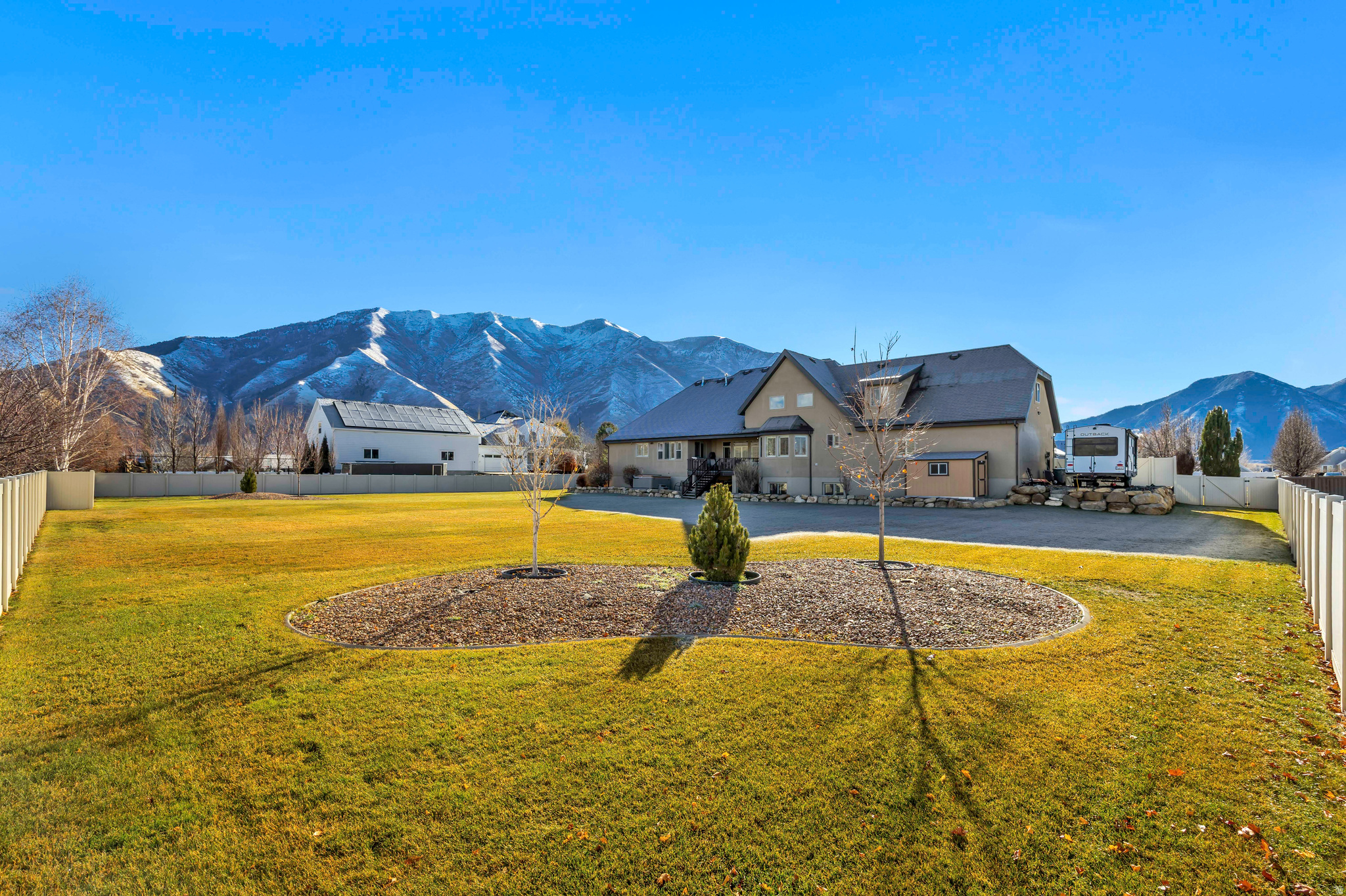 MAPLETON HIGHLANDS - Residential