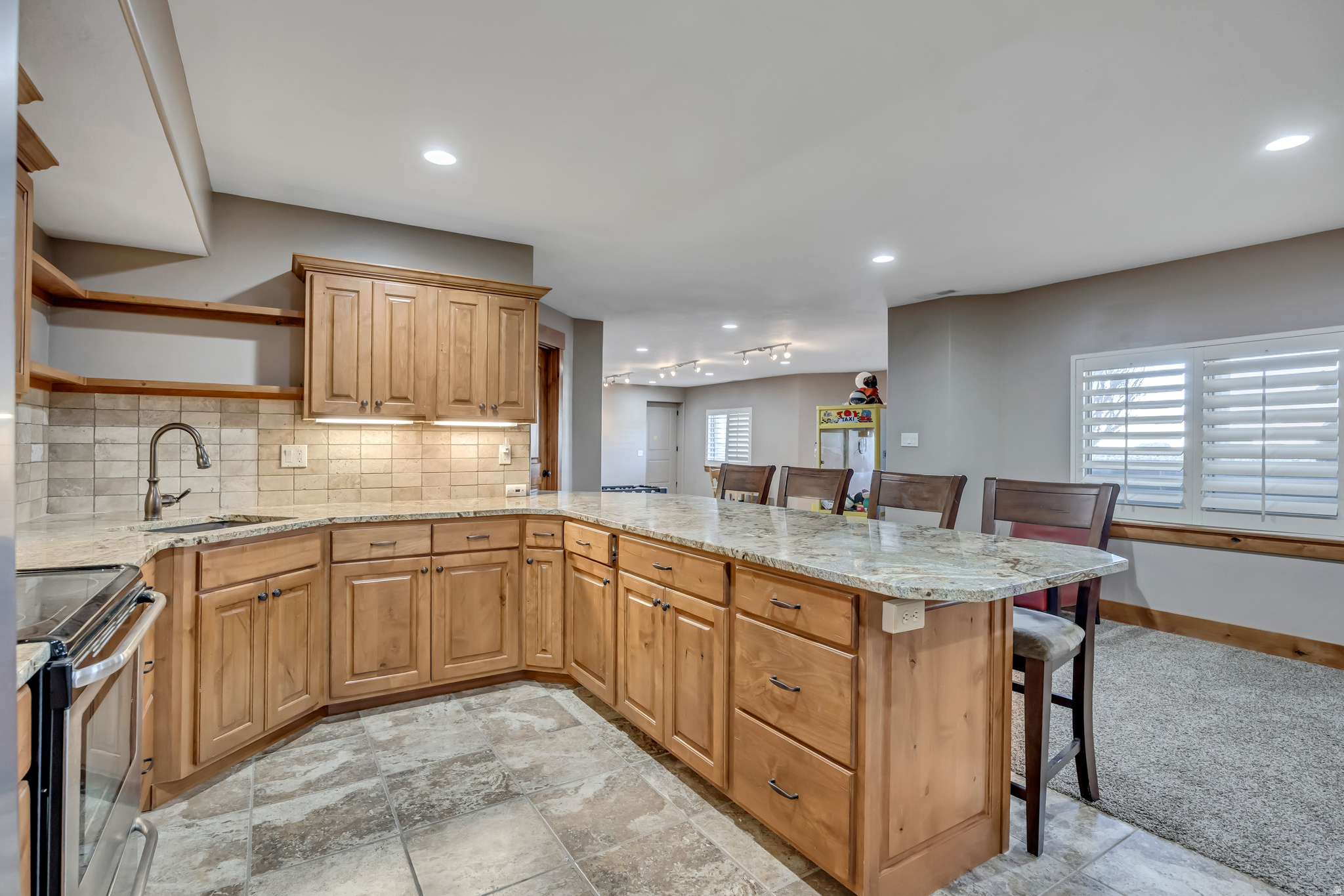 MAPLETON HIGHLANDS - Residential
