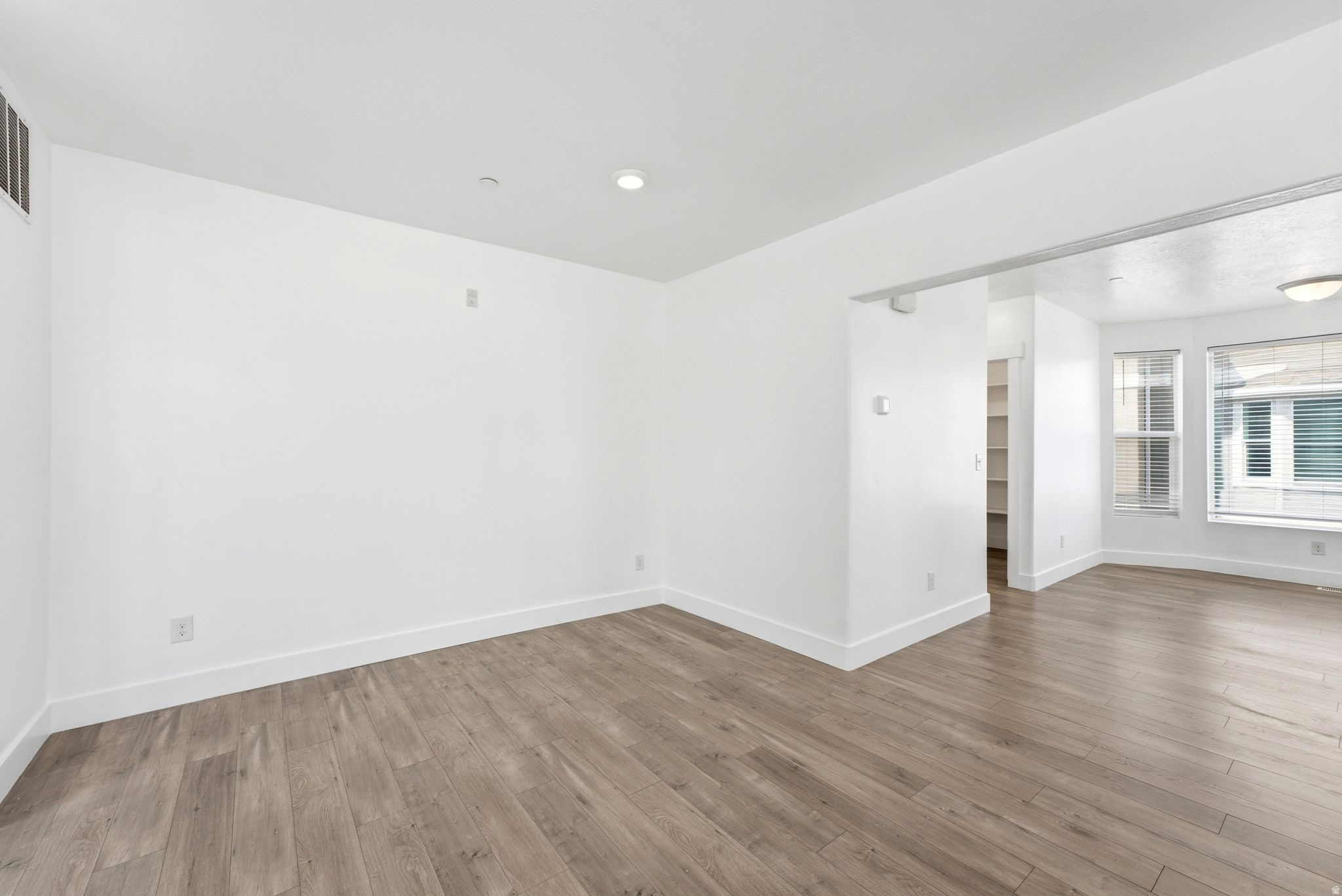 MUIRHOUSE - Residential