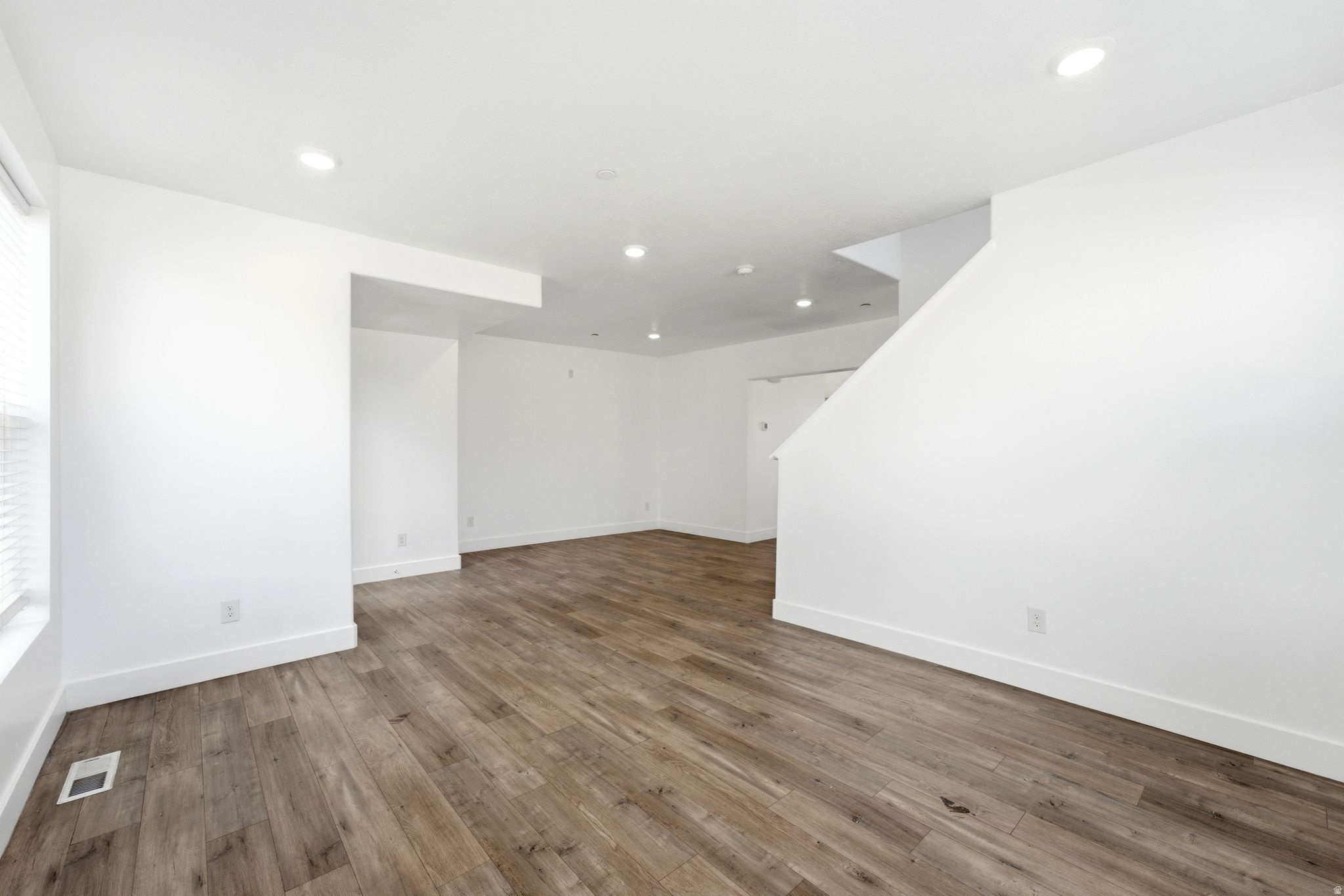 MUIRHOUSE - Residential