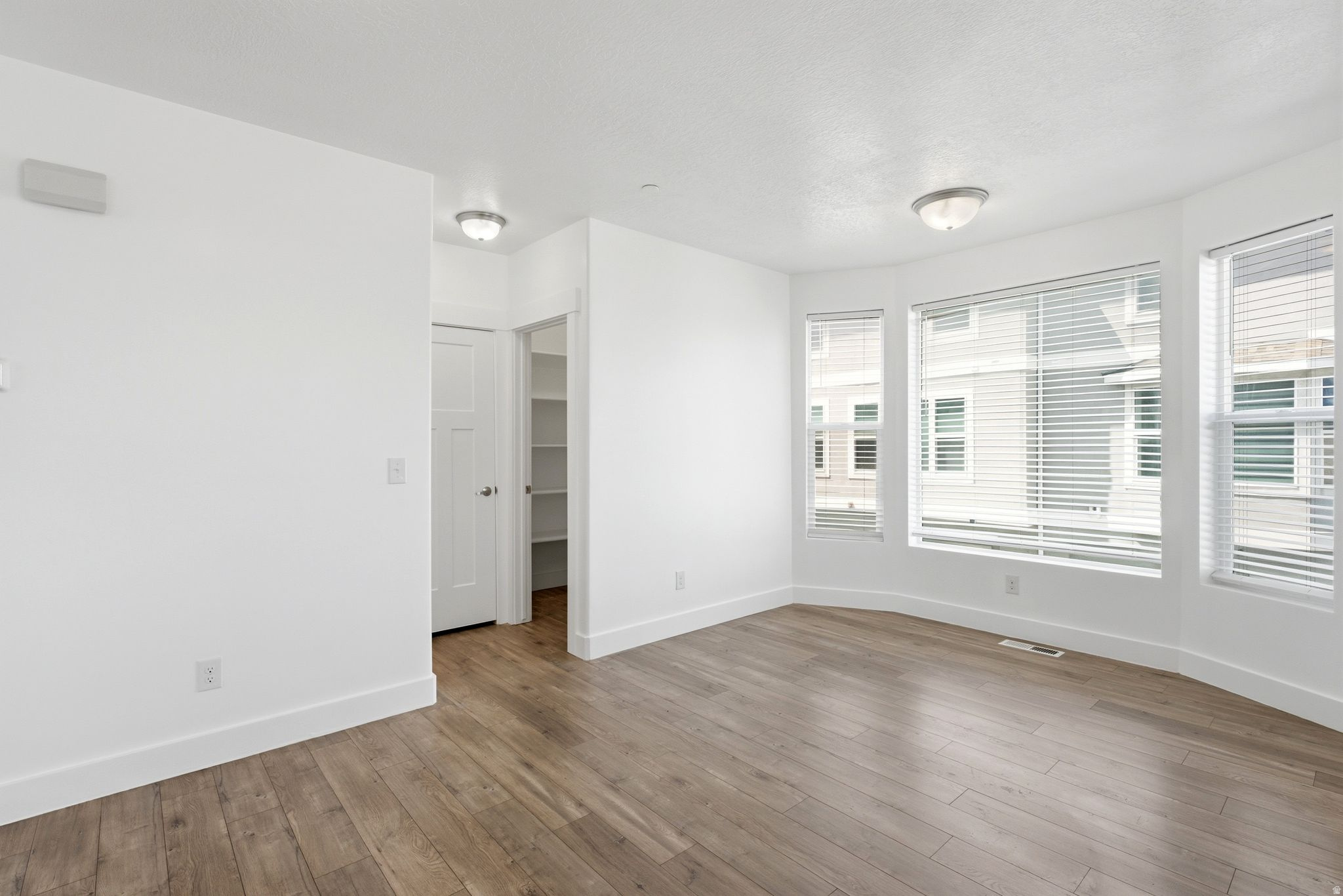 MUIRHOUSE - Residential