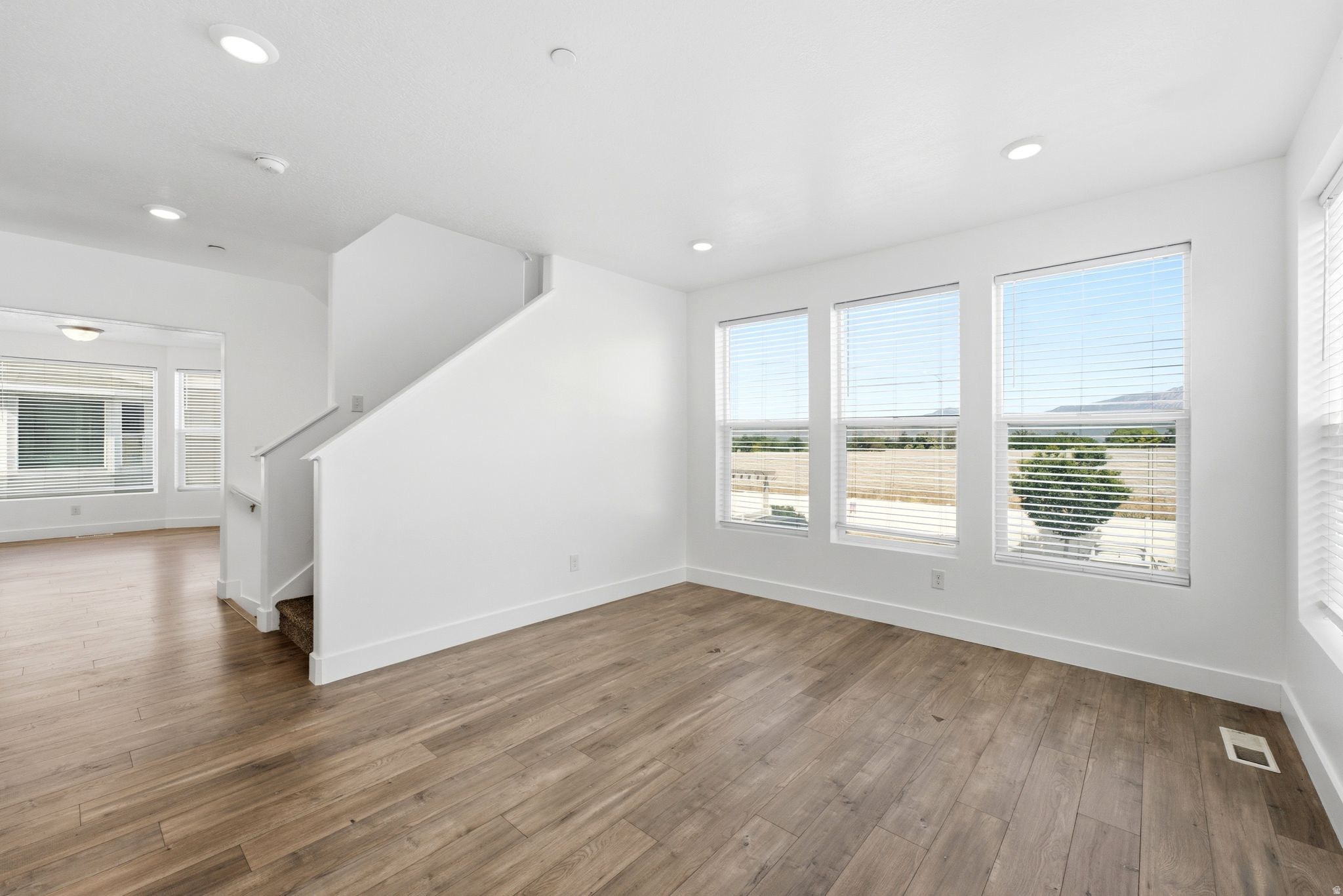 MUIRHOUSE - Residential