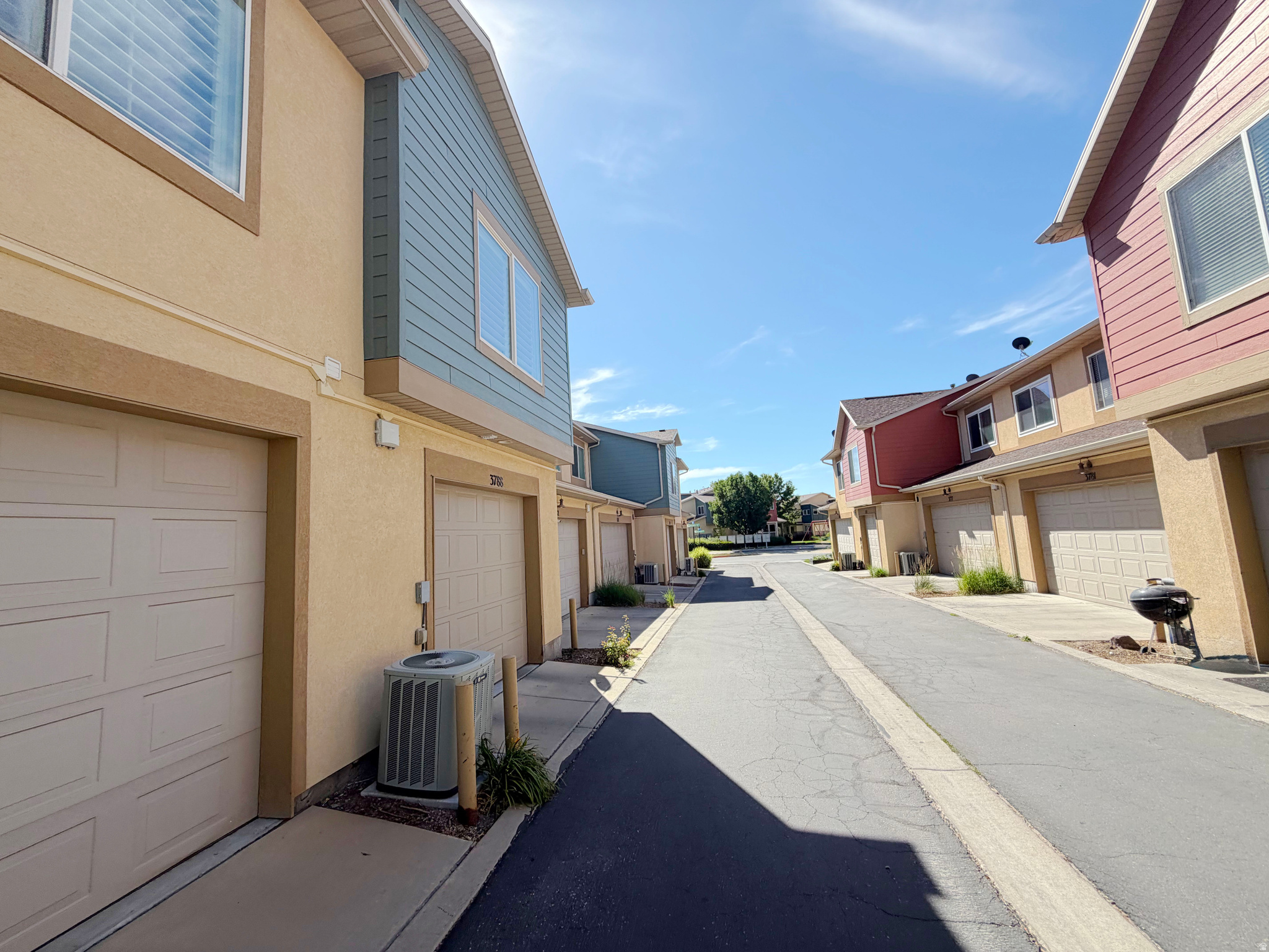 SUMMERLANE @DISTRICT - Residential