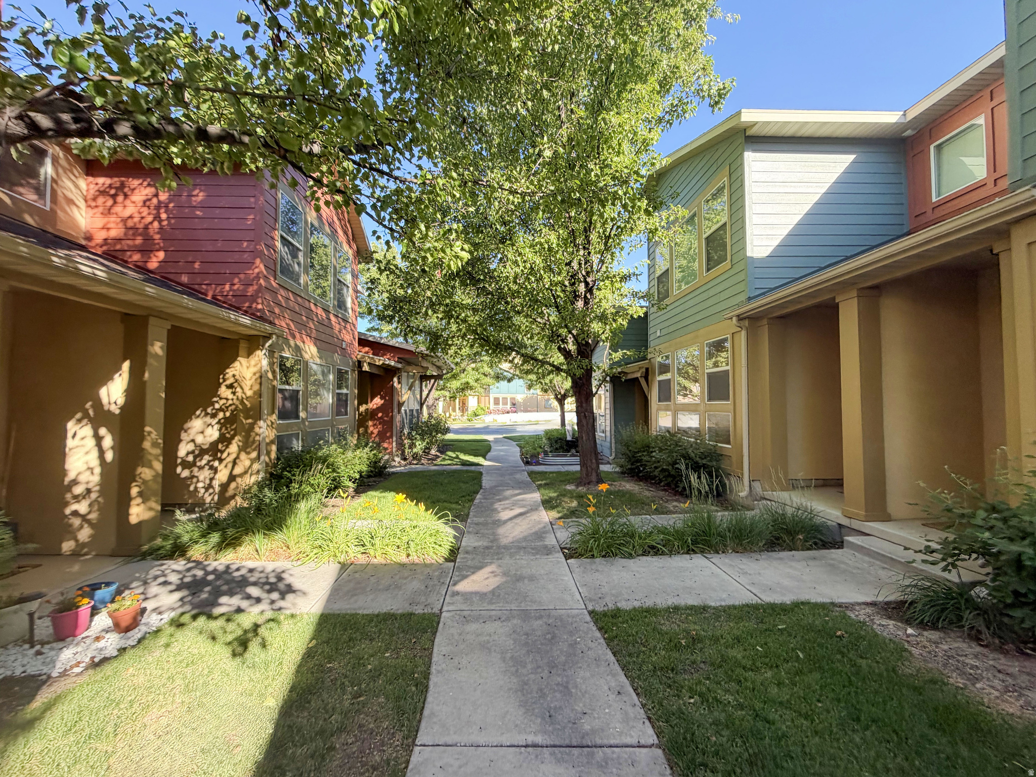 SUMMERLANE @DISTRICT - Residential