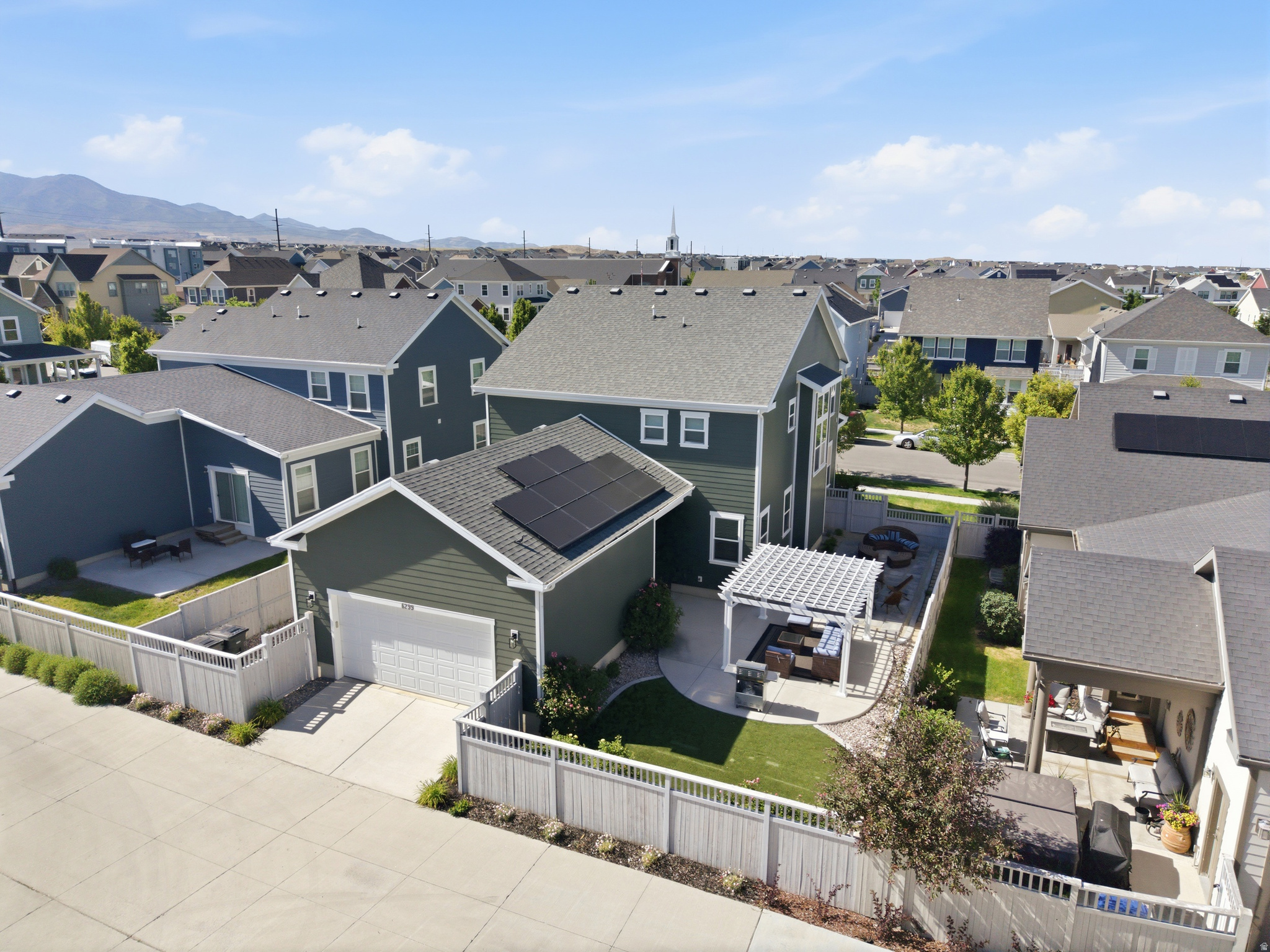 DAYBREAK - Residential