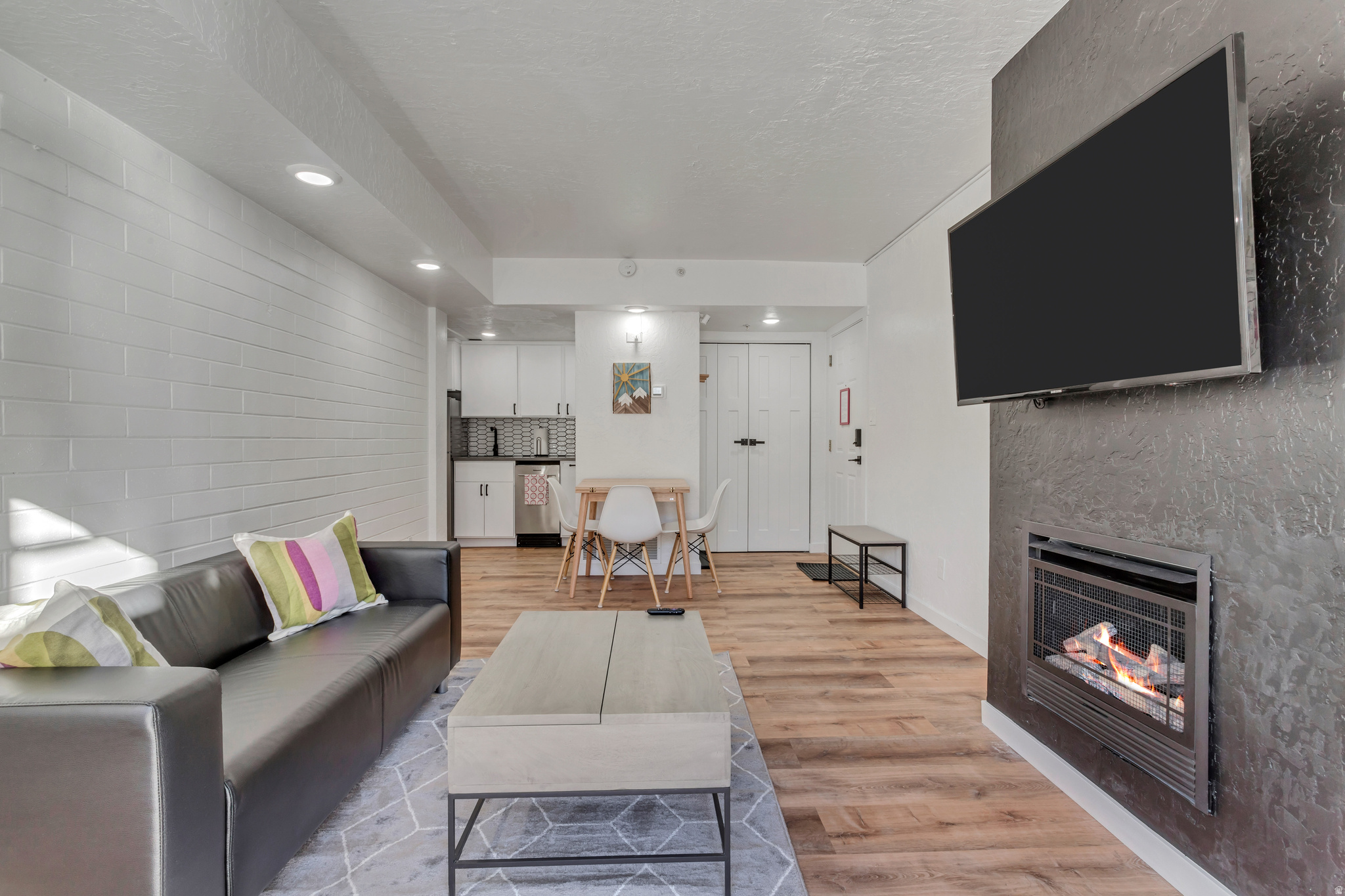NEW CLAIM CONDOMINIU - Residential