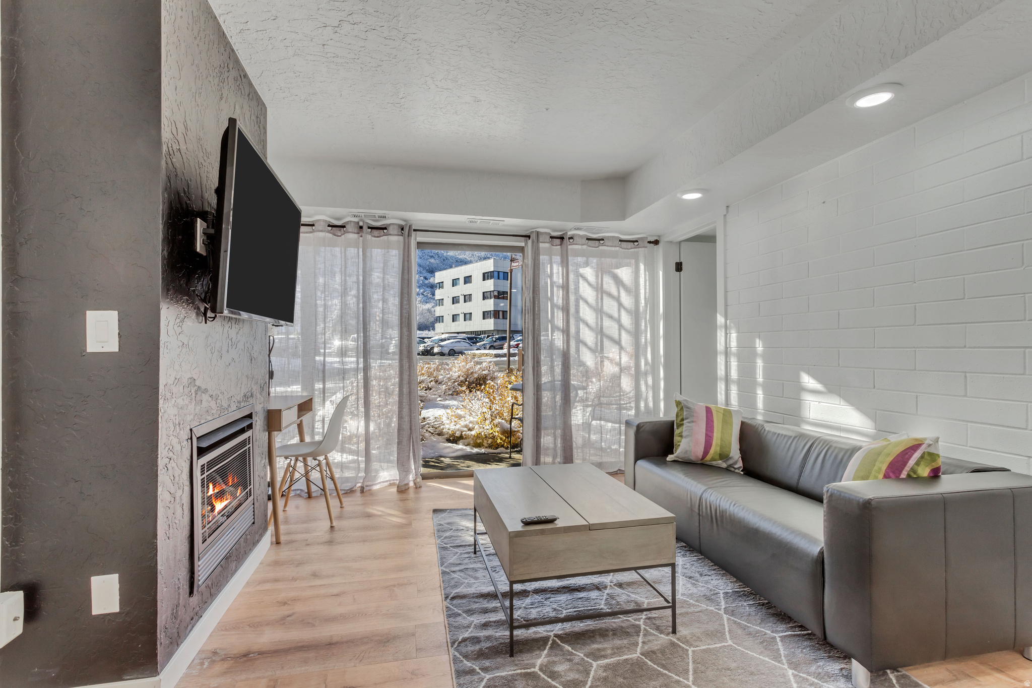 NEW CLAIM CONDOMINIU - Residential
