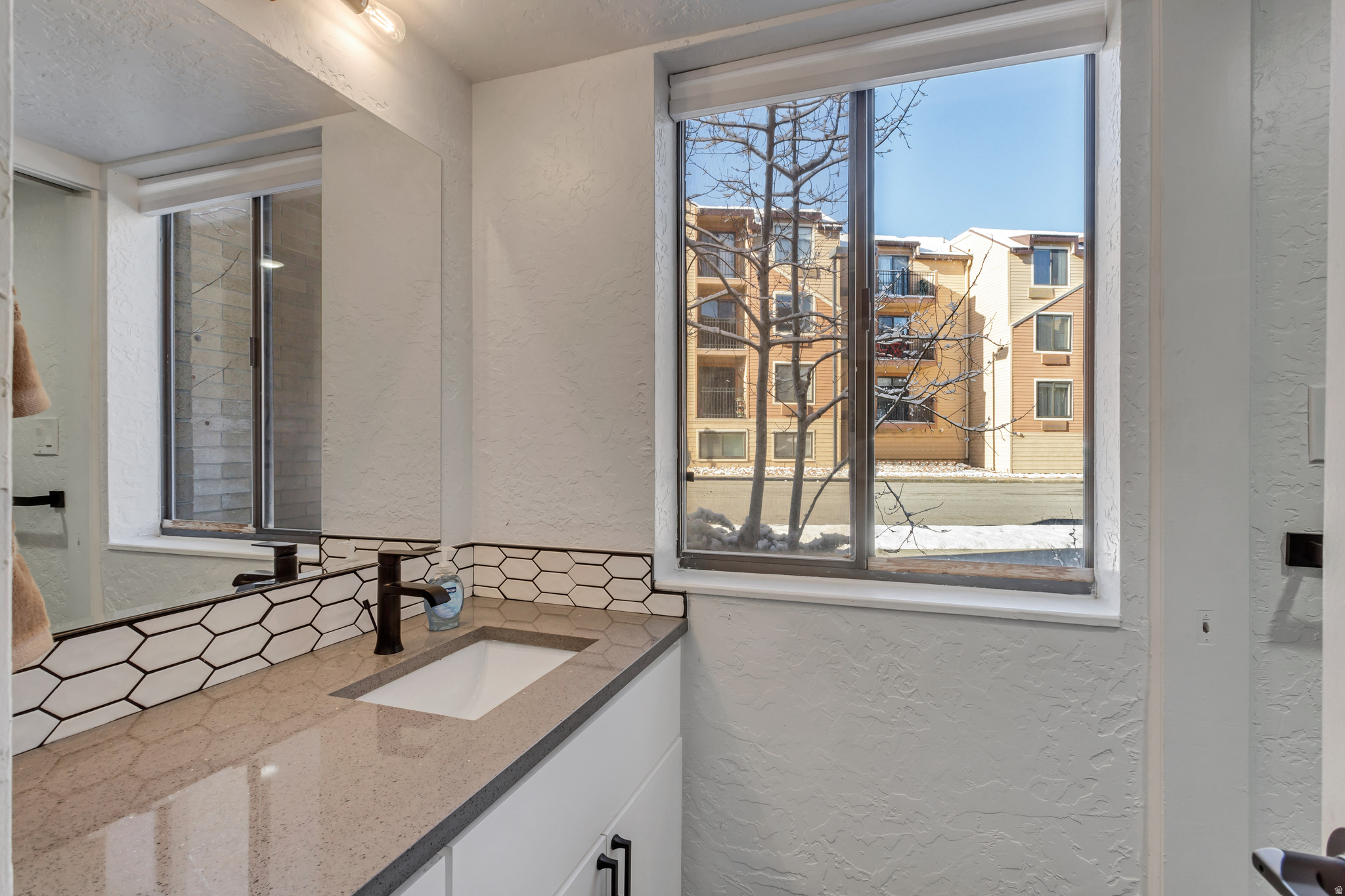NEW CLAIM CONDOMINIU - Residential