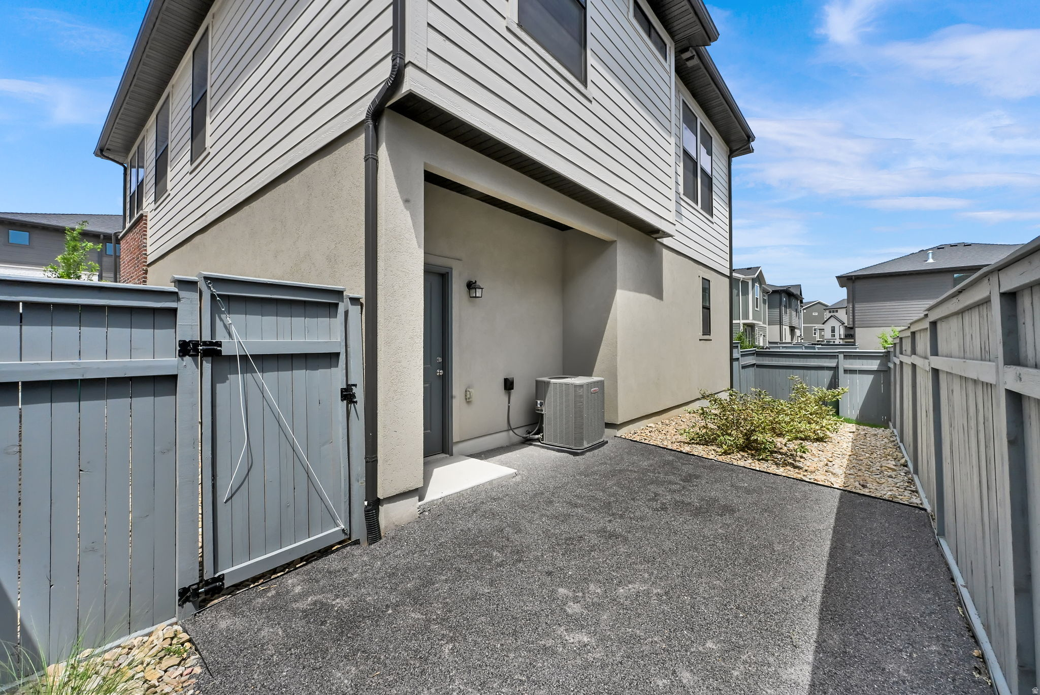 HOLBROOK PLACE - Residential