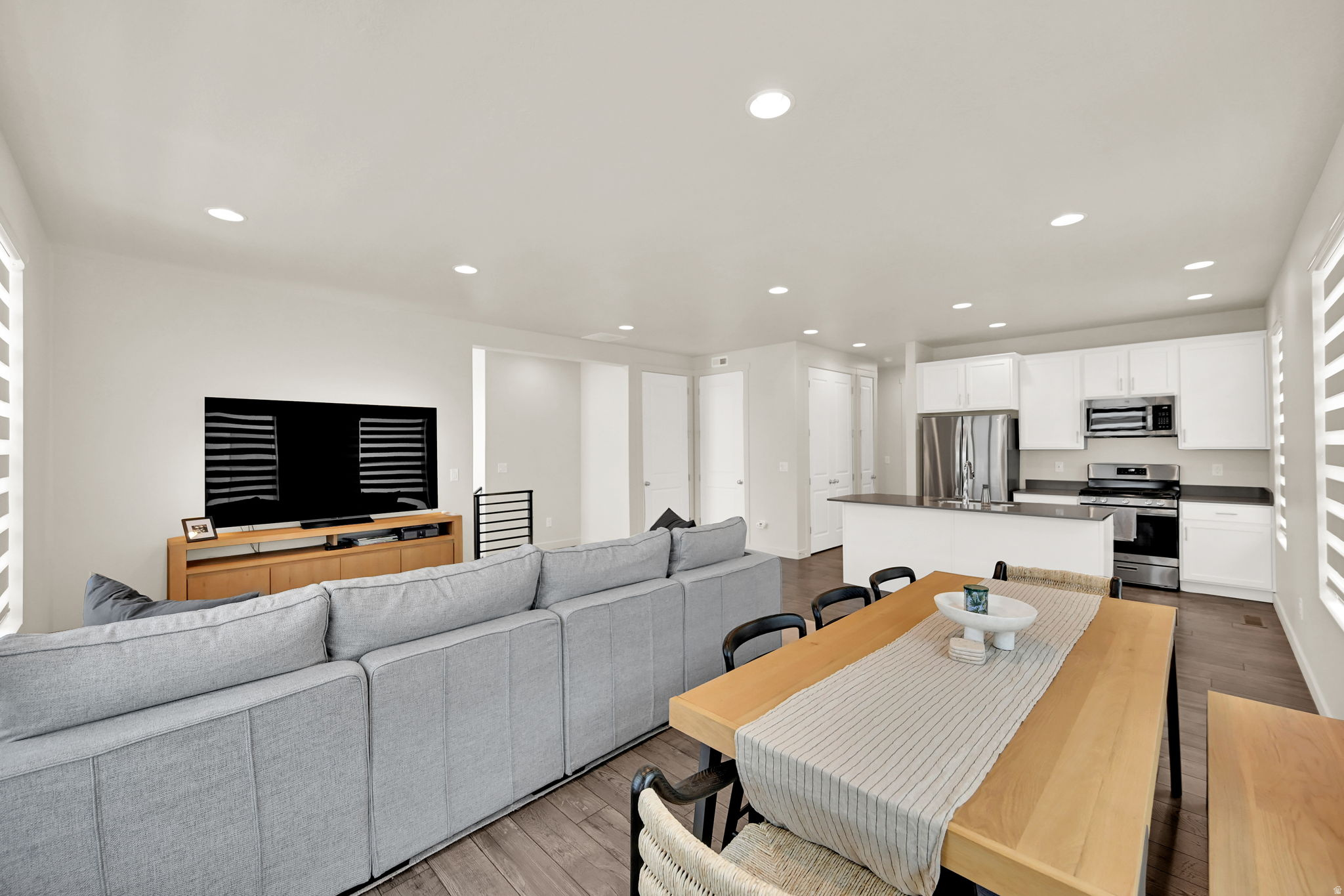 HOLBROOK PLACE - Residential