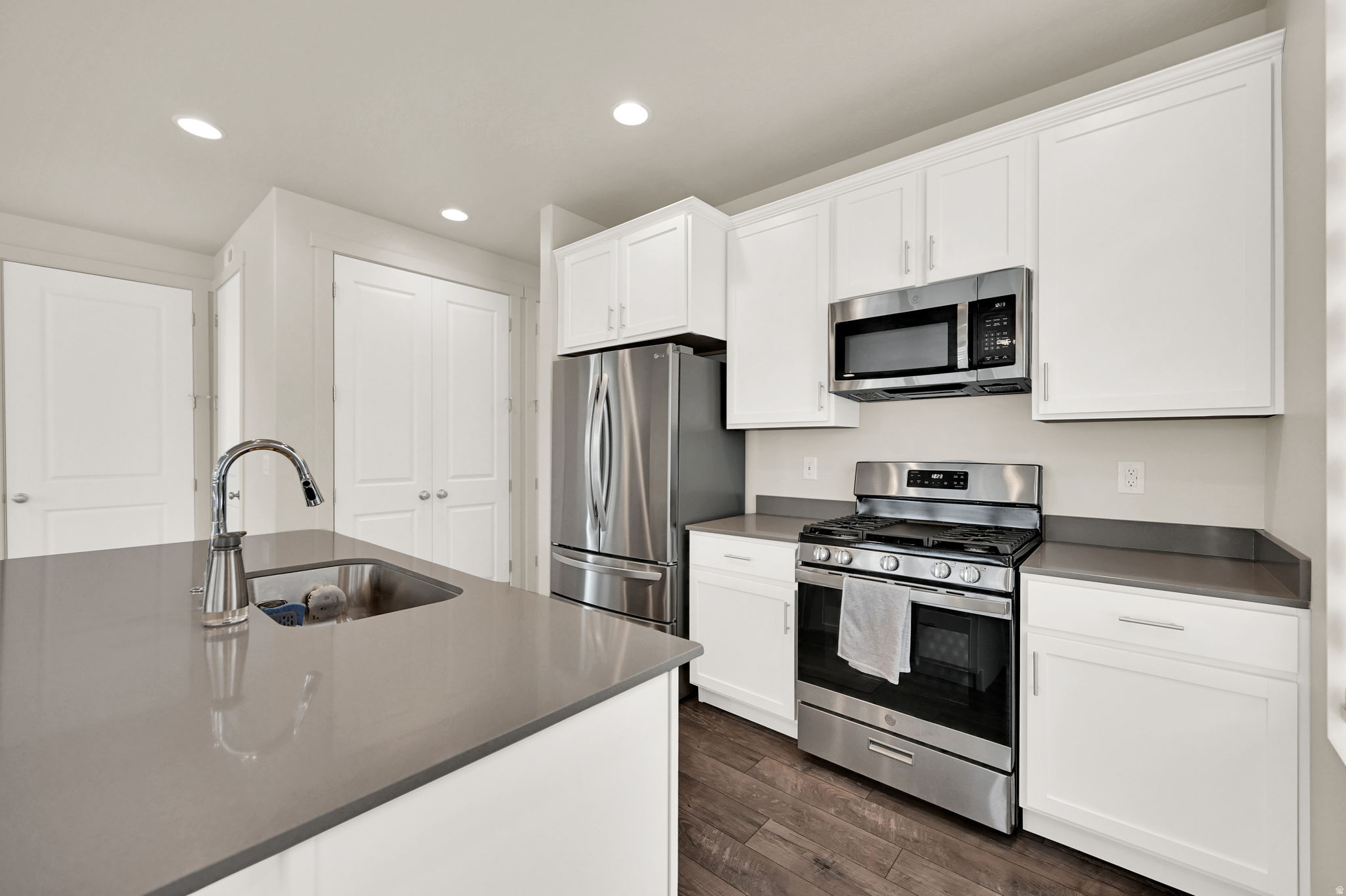 HOLBROOK PLACE - Residential
