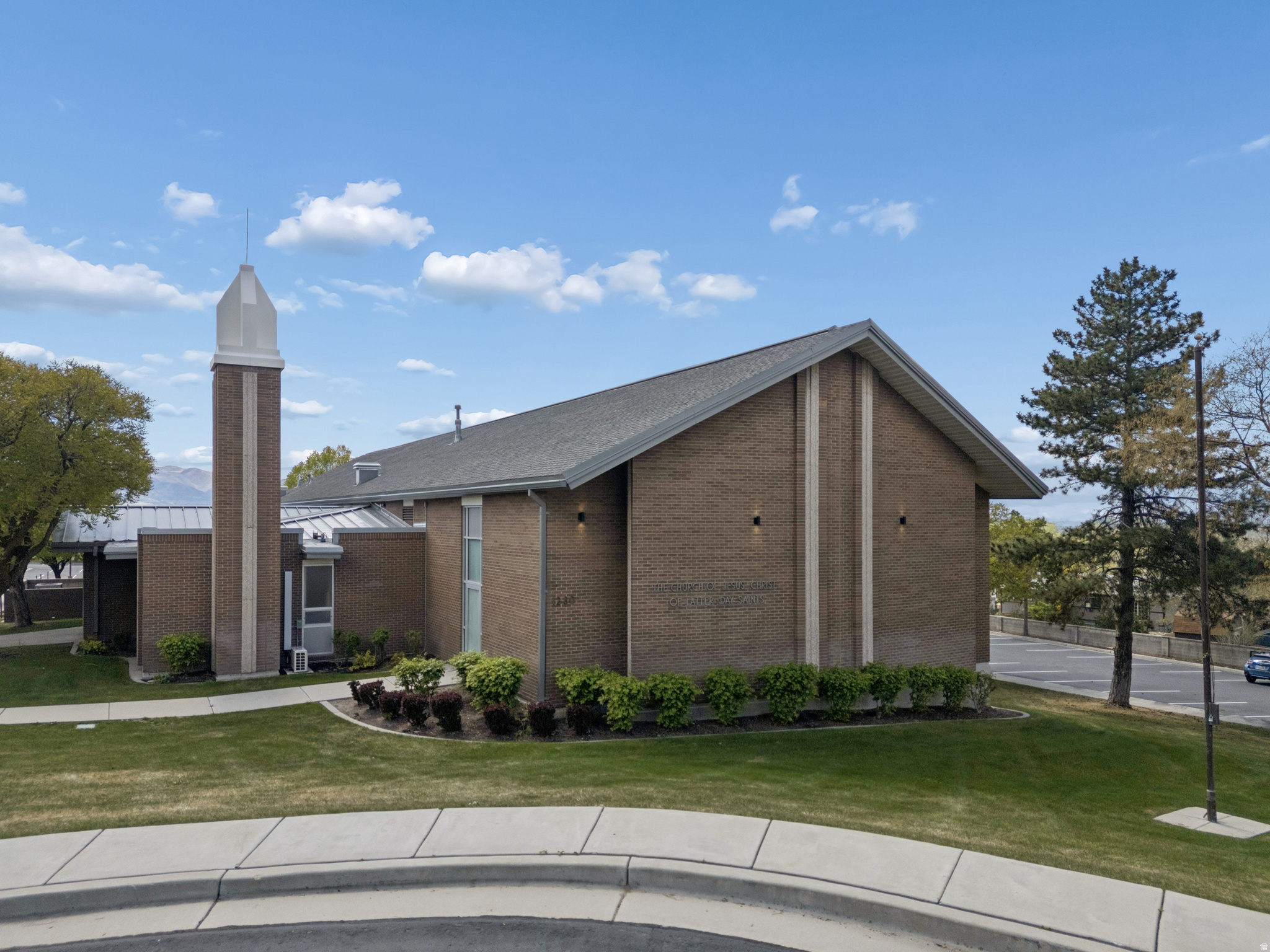 The property at 1280 E Turquoise Way in Sandy, Utah, features a building with 20,686 square feet of space and sits on 3.14 acres of R-1-8 land. Offers will be reviewed after the property owner's mandatory 30-day listing period expires. Zoning and allowed uses must be confirmed with the city.