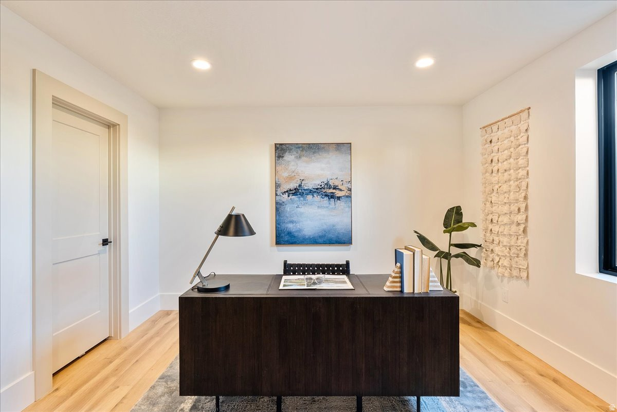 CENTER POINTE - Residential