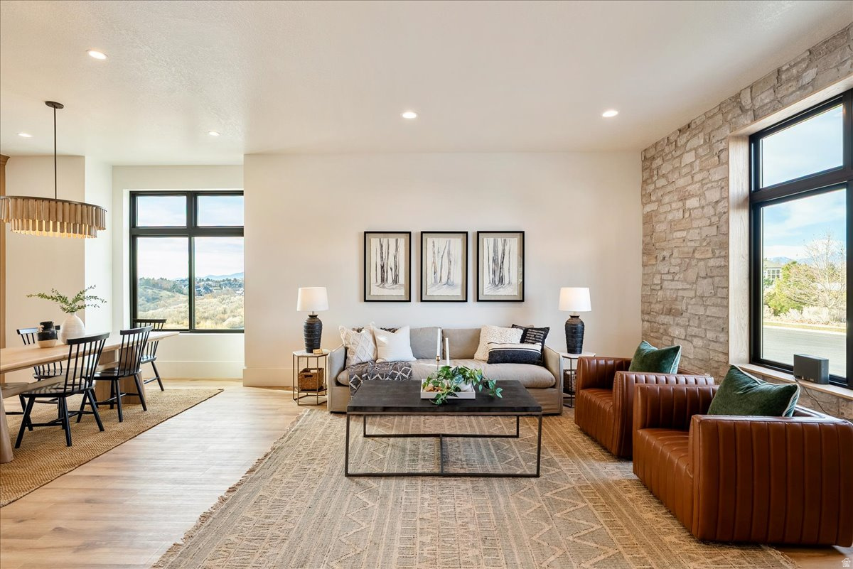 CENTER POINTE - Residential