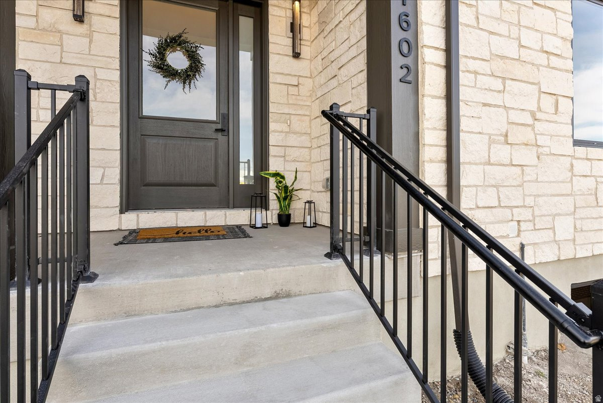CENTER POINTE - Residential