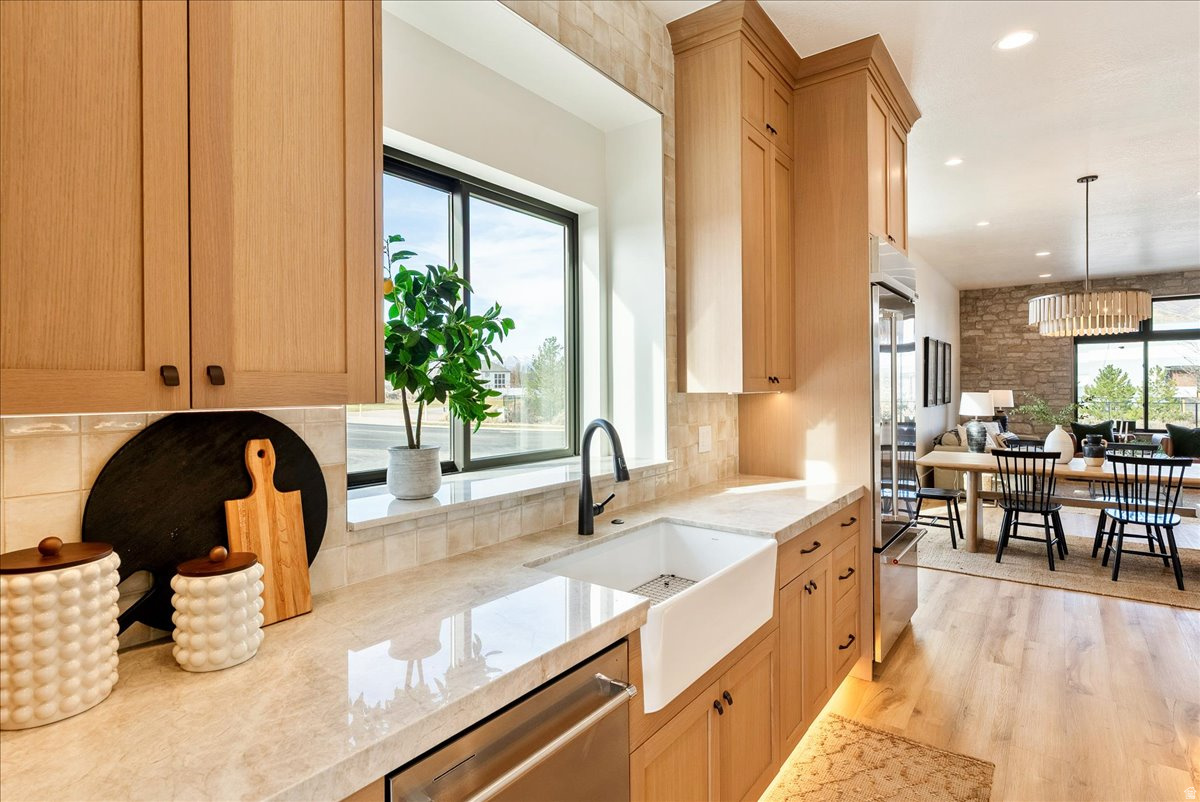 CENTER POINTE - Residential