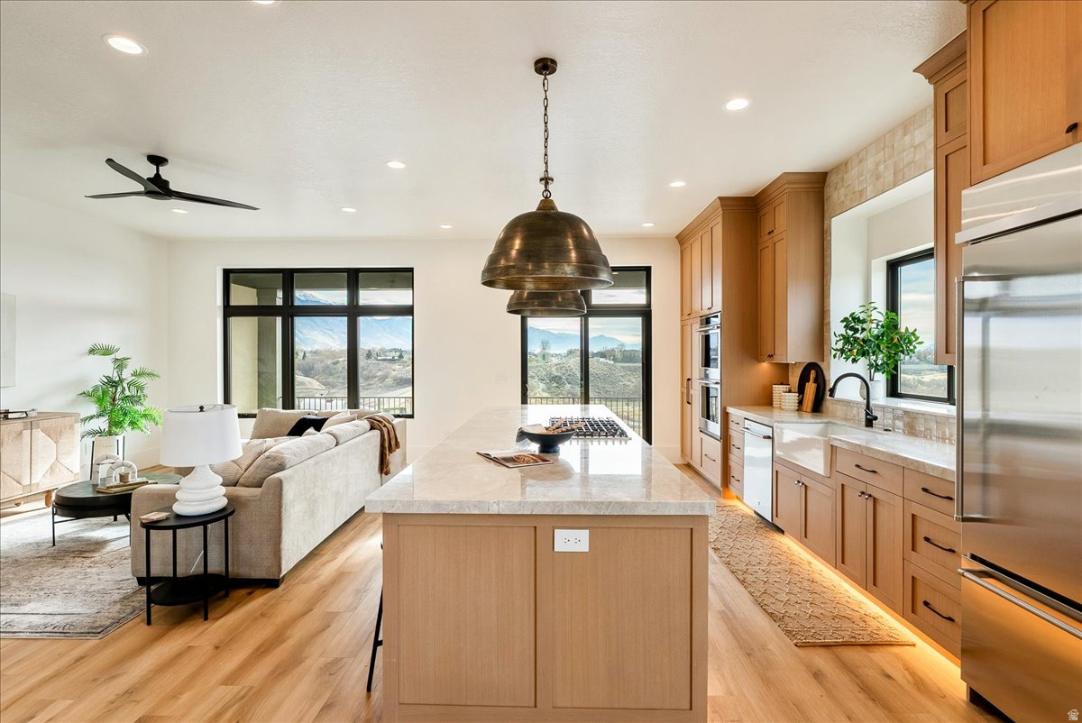 CENTER POINTE - Residential