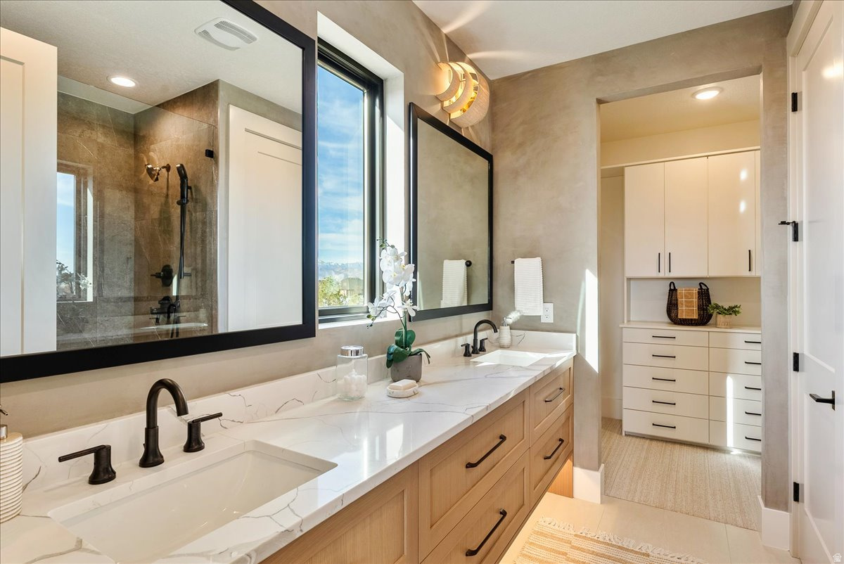 CENTER POINTE - Residential