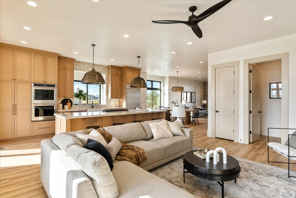 CENTER POINTE - Residential
