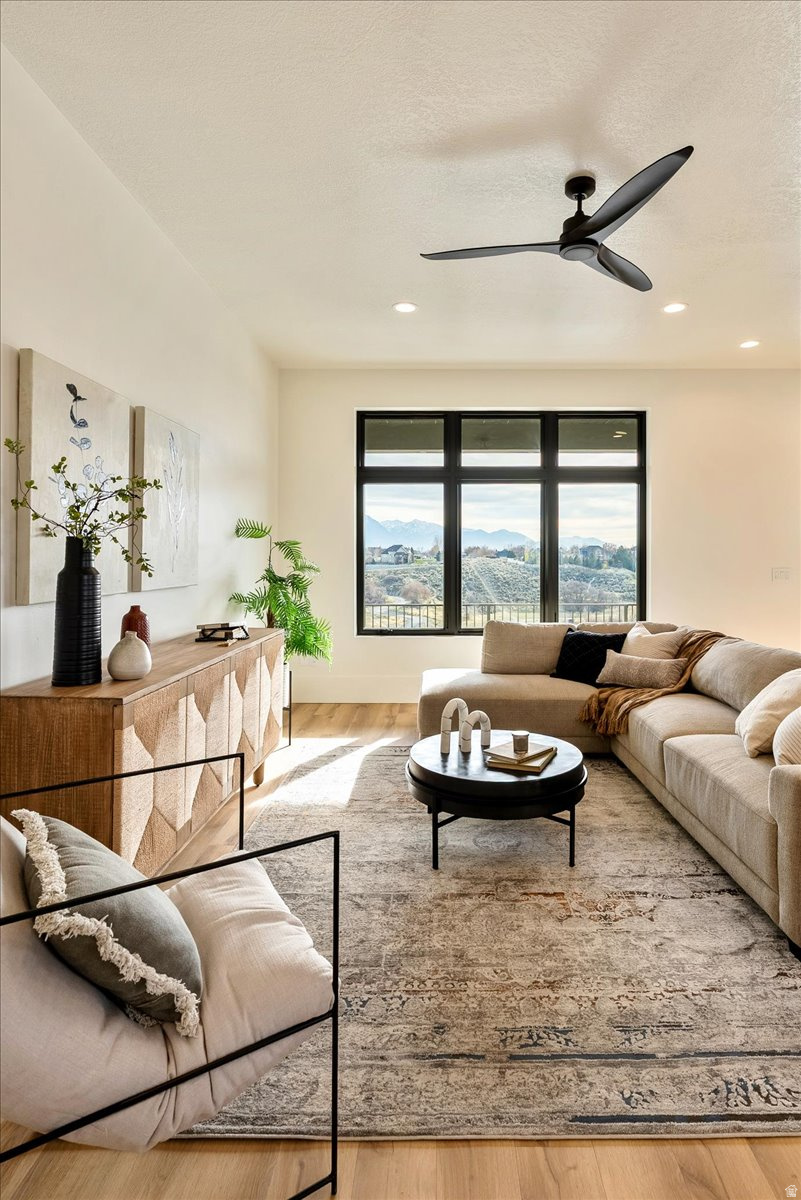 CENTER POINTE - Residential