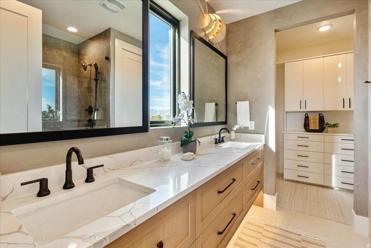 CENTER POINTE - Residential