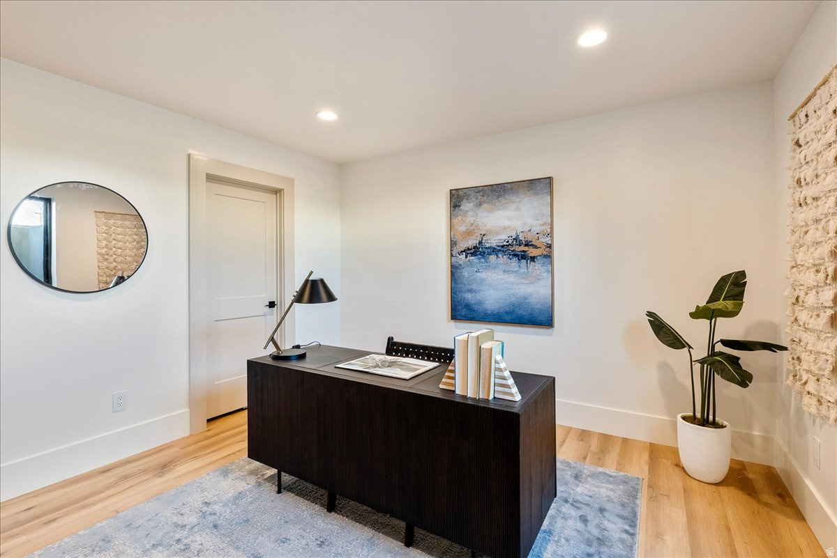 CENTER POINTE - Residential