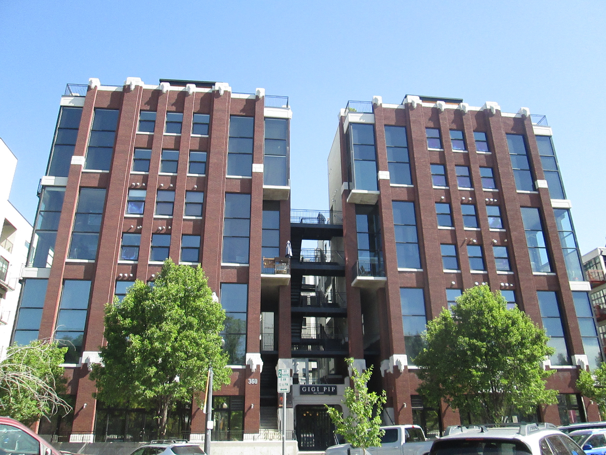 BROADWAY PARK LOFTS - Residential